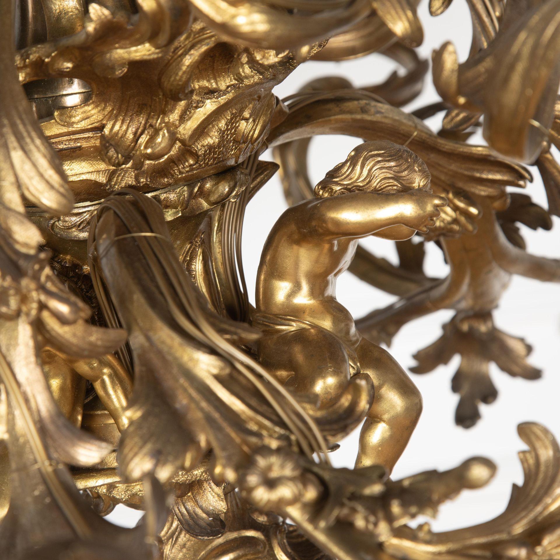 Grande lampadario francese in bronzo dorato del XIX secolo in vendita 5