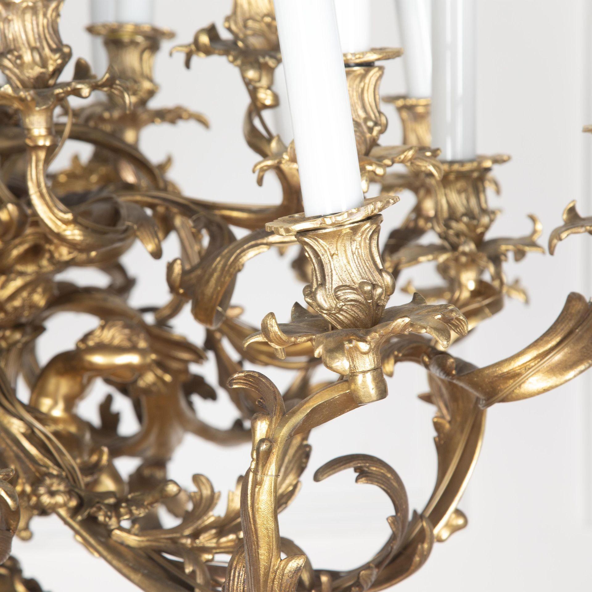 Grande lampadario francese in bronzo dorato del XIX secolo in vendita 6