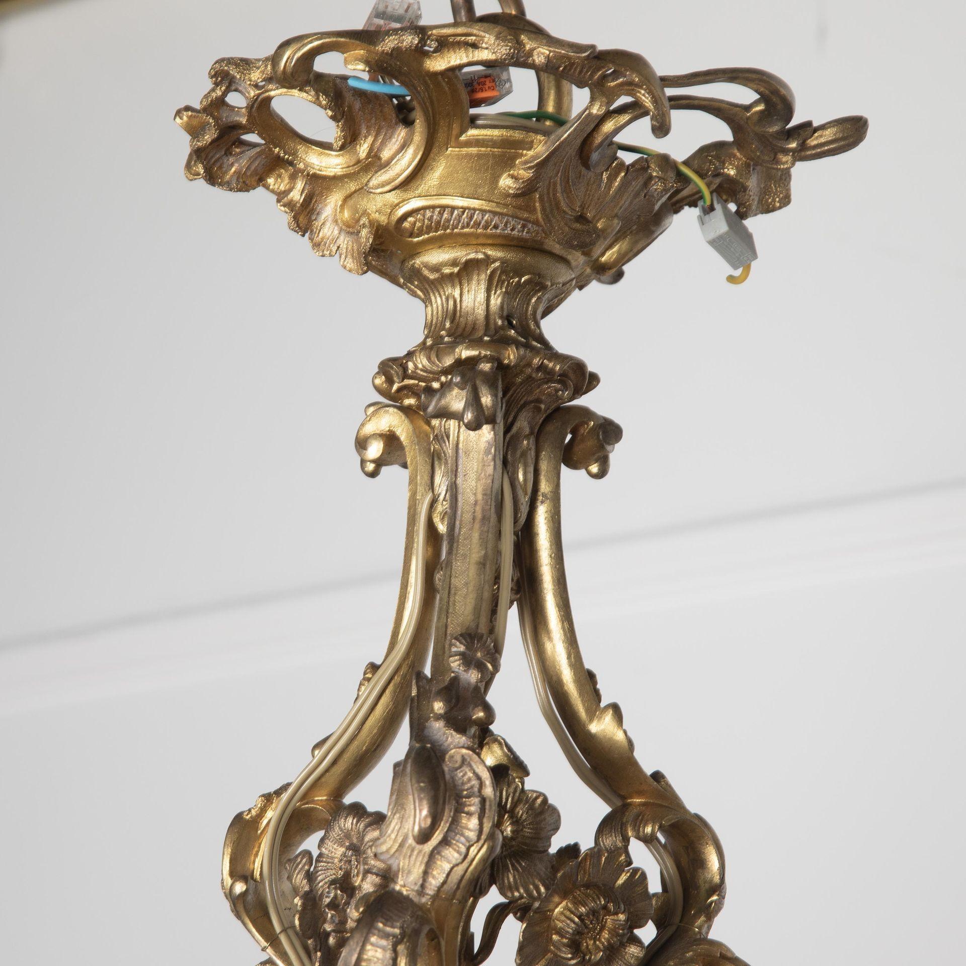 Francese Grande lampadario francese in bronzo dorato del XIX secolo in vendita