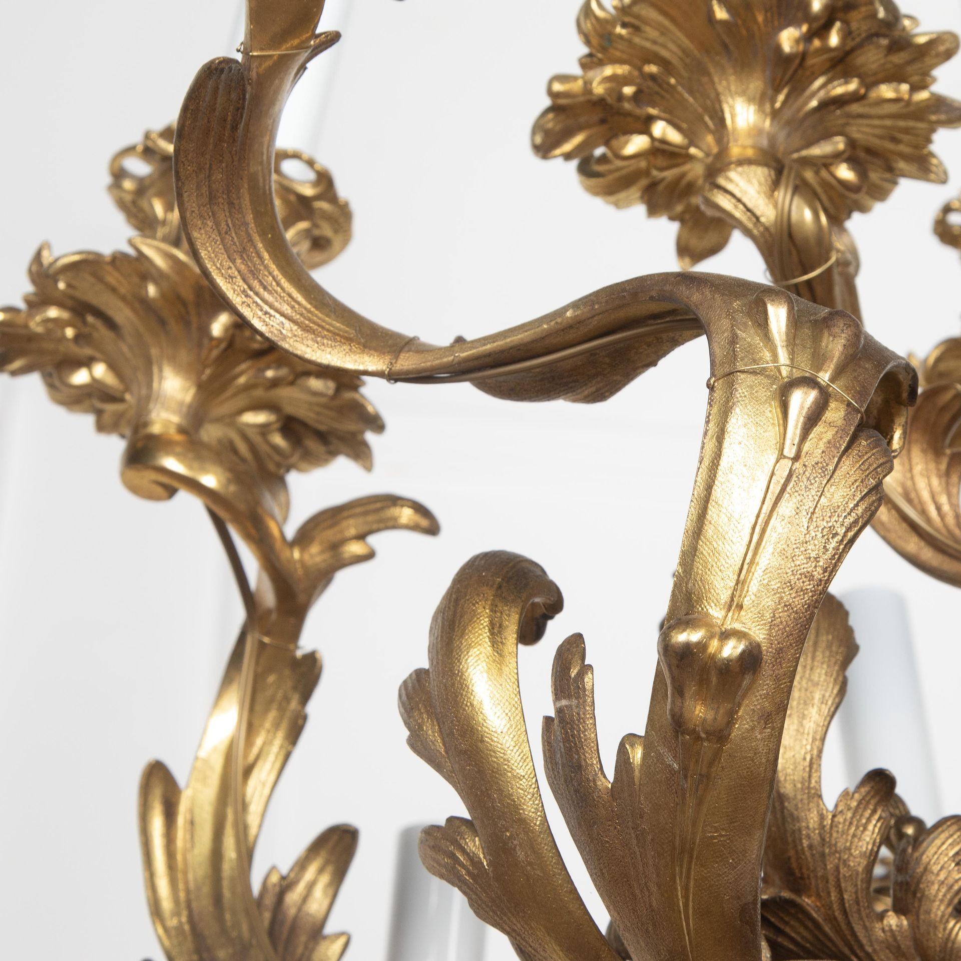 Bronzo Grande lampadario francese in bronzo dorato del XIX secolo in vendita