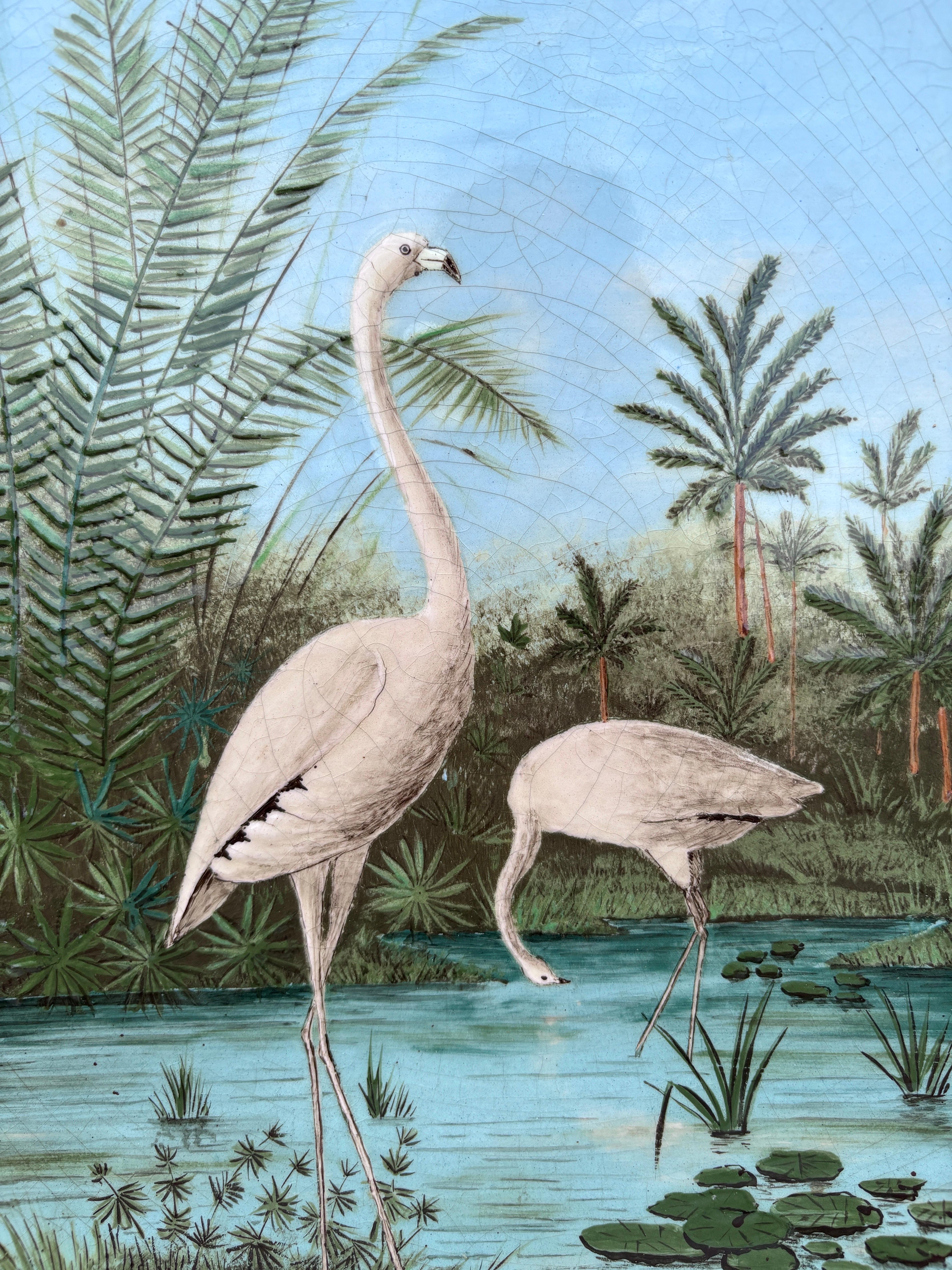 Große französische Majolika- Flamingo-Platte aus dem 19. Jahrhundert (Ästhetizismus) im Angebot
