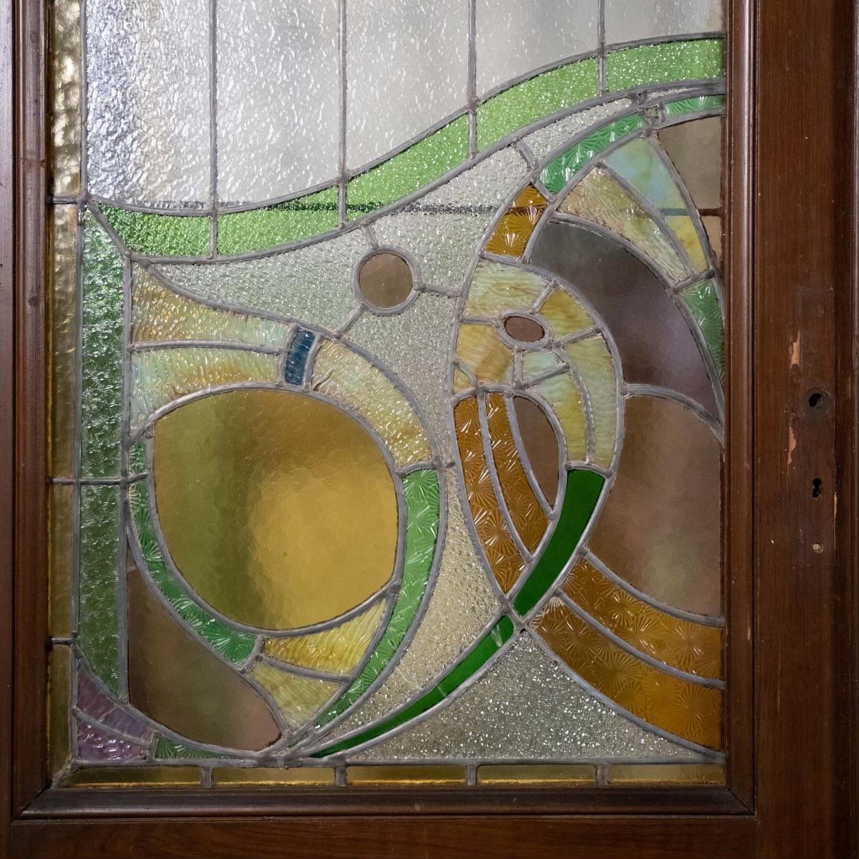 Français Grand ensemble de portes en verre teinté français du 19e siècle  en vente
