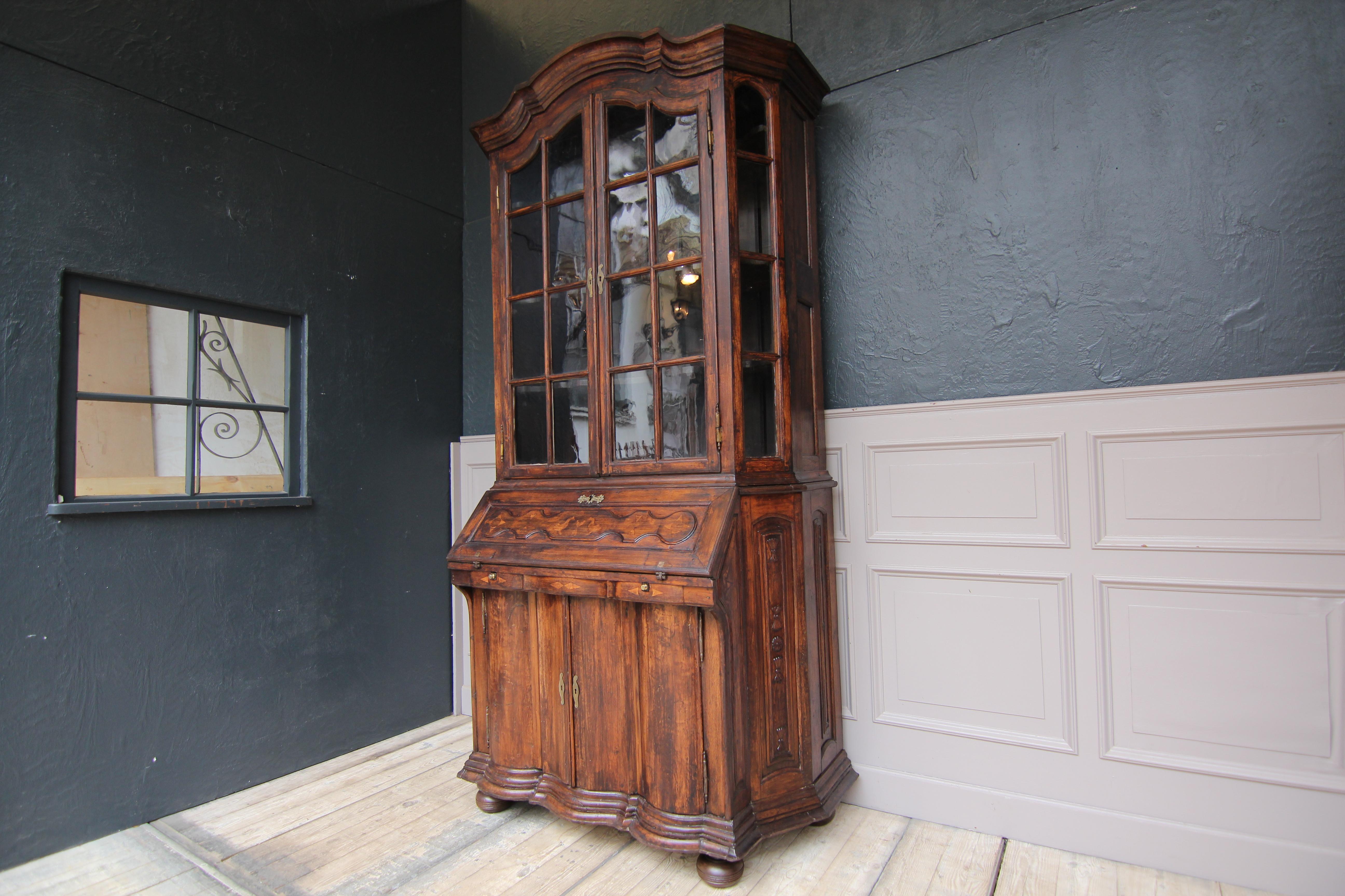 19th Century Large German Baroque Style Secretary a Deux Corps In Good Condition For Sale In Dusseldorf, DE