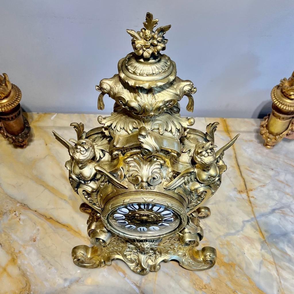 19th Century Large Gilded Bronze Clock of the Napoleon III Period  In Good Condition For Sale In NICE, FR