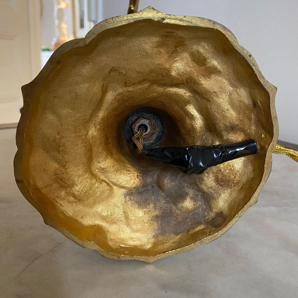 Grande lampe en bronze doré de style Louis XV du XIXe siècle en vente 5