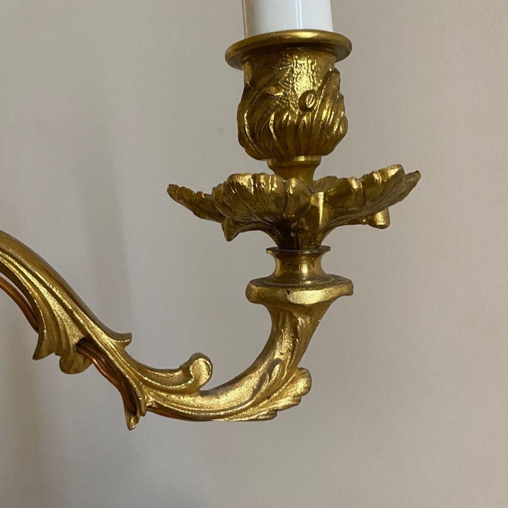 Grande lampe en bronze doré de style Louis XV du XIXe siècle en vente 2