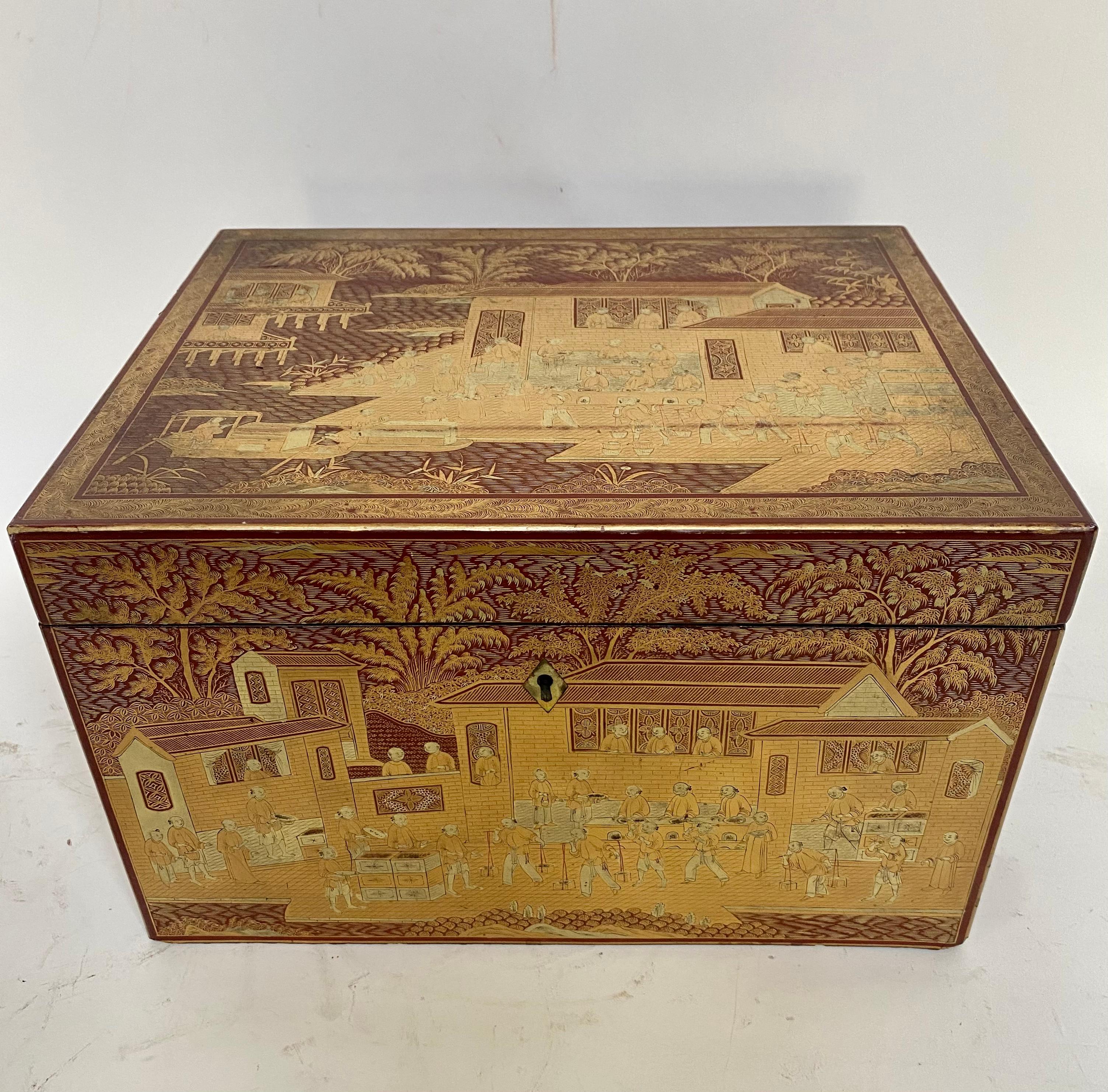 19th Century Large Gilt Lacquer Chinese Tea Caddy For Sale 8