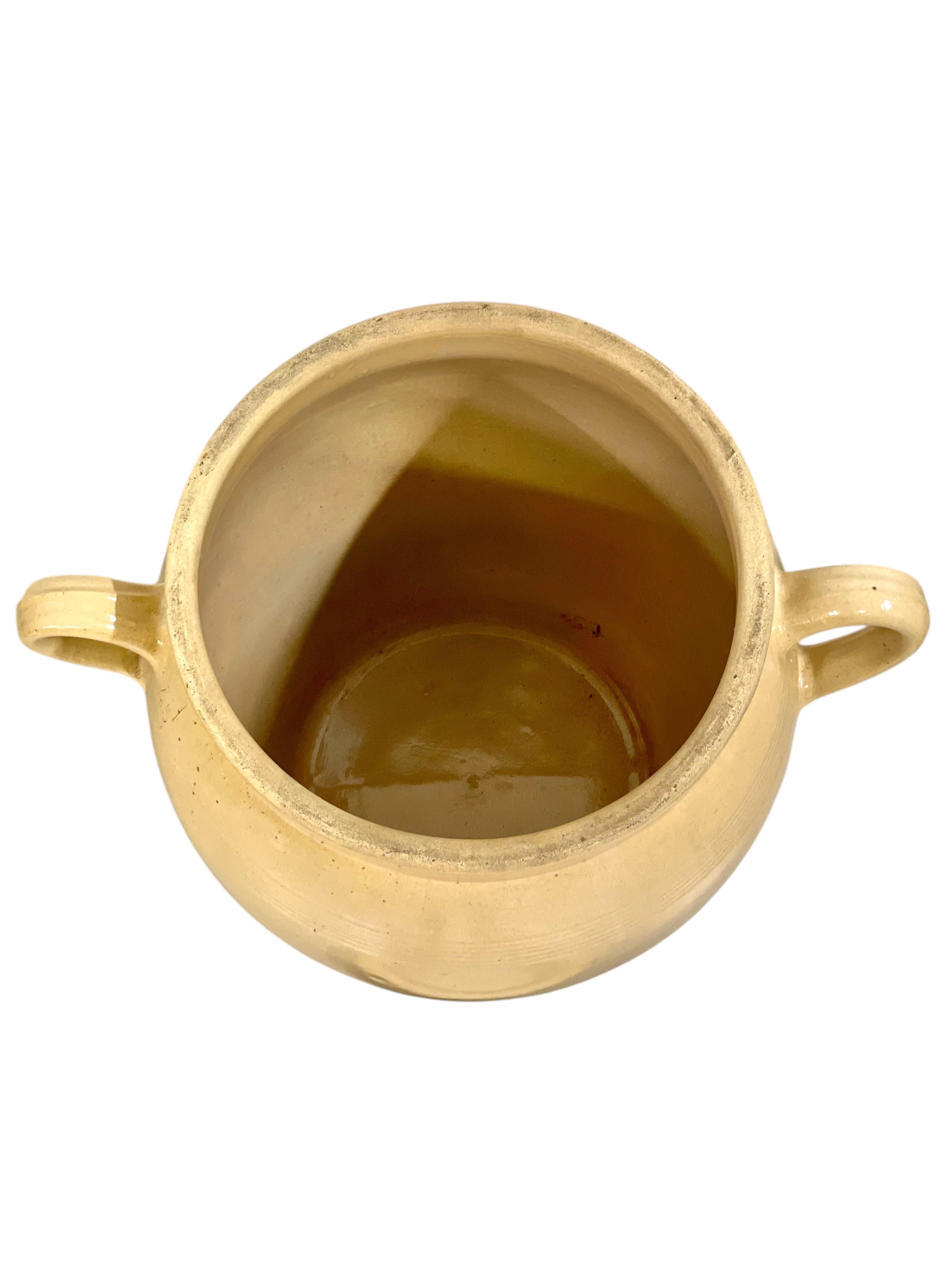 Grand pot à confiture en terre cuite émaillée du 19ème siècle avec couvercle et poignées en vente 8