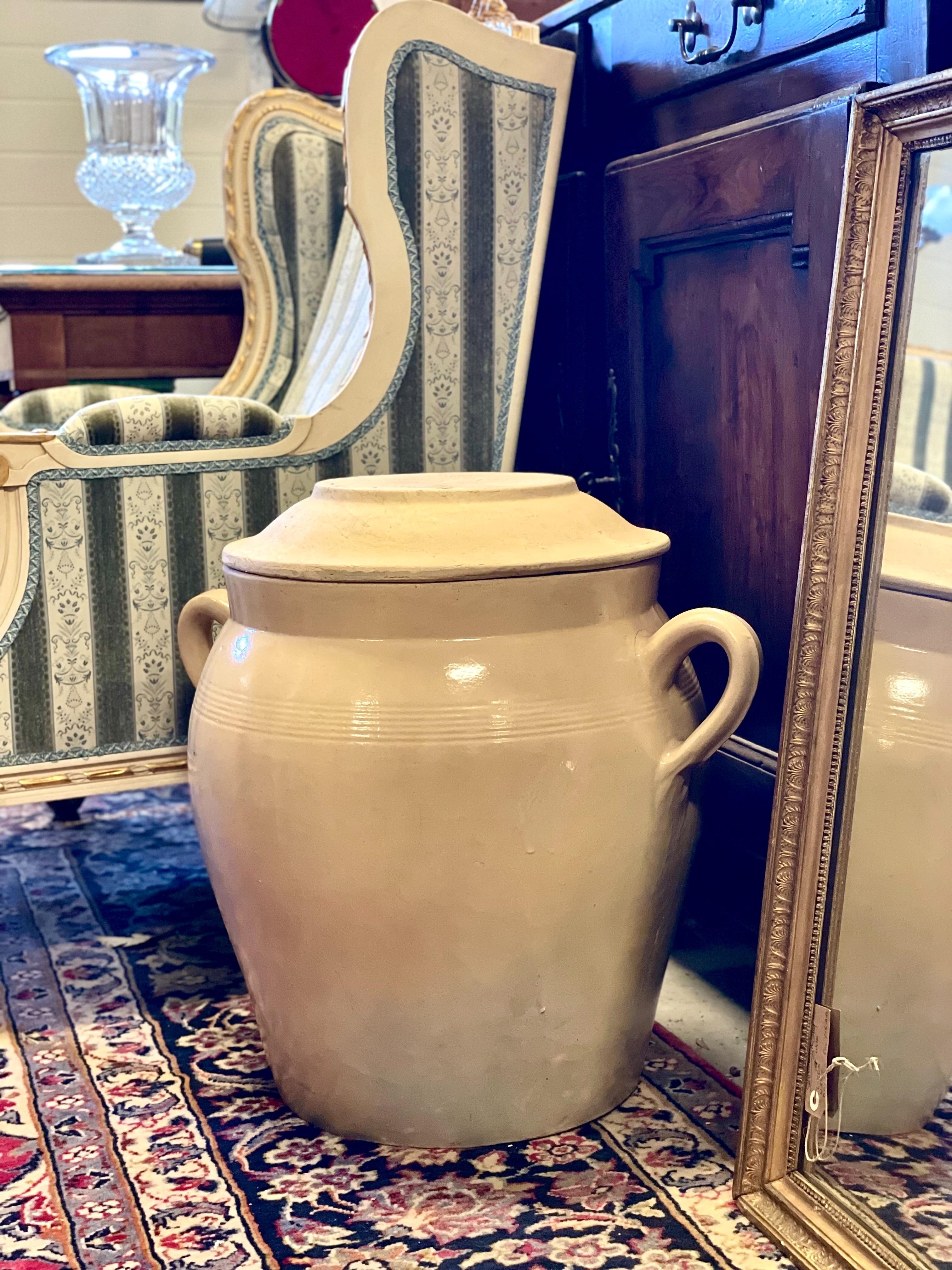 Grand pot à confiture en terre cuite émaillée du 19ème siècle avec couvercle et poignées en vente 13