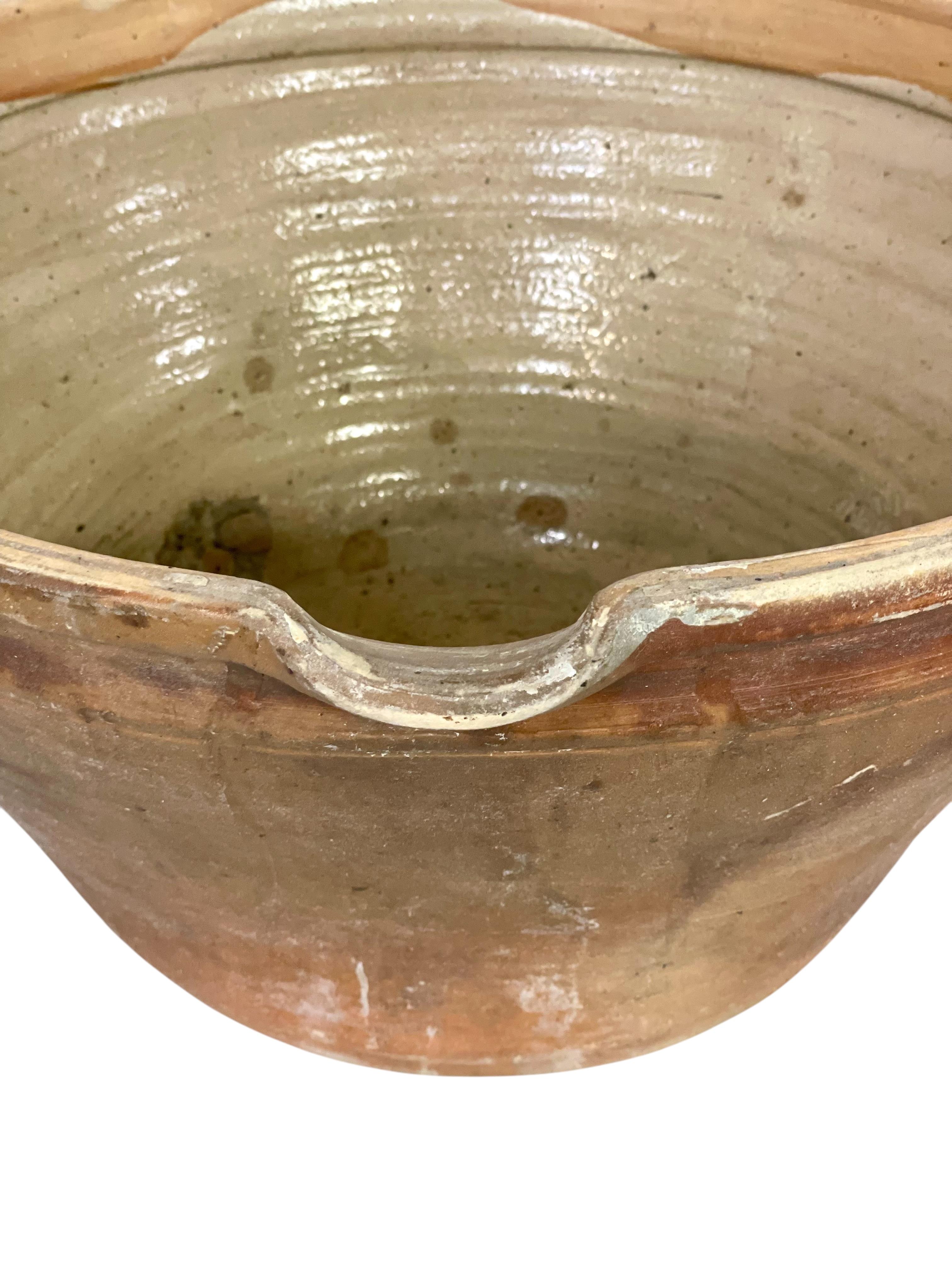 Gran cuenco de terracota vidriada del siglo XIX en venta 1