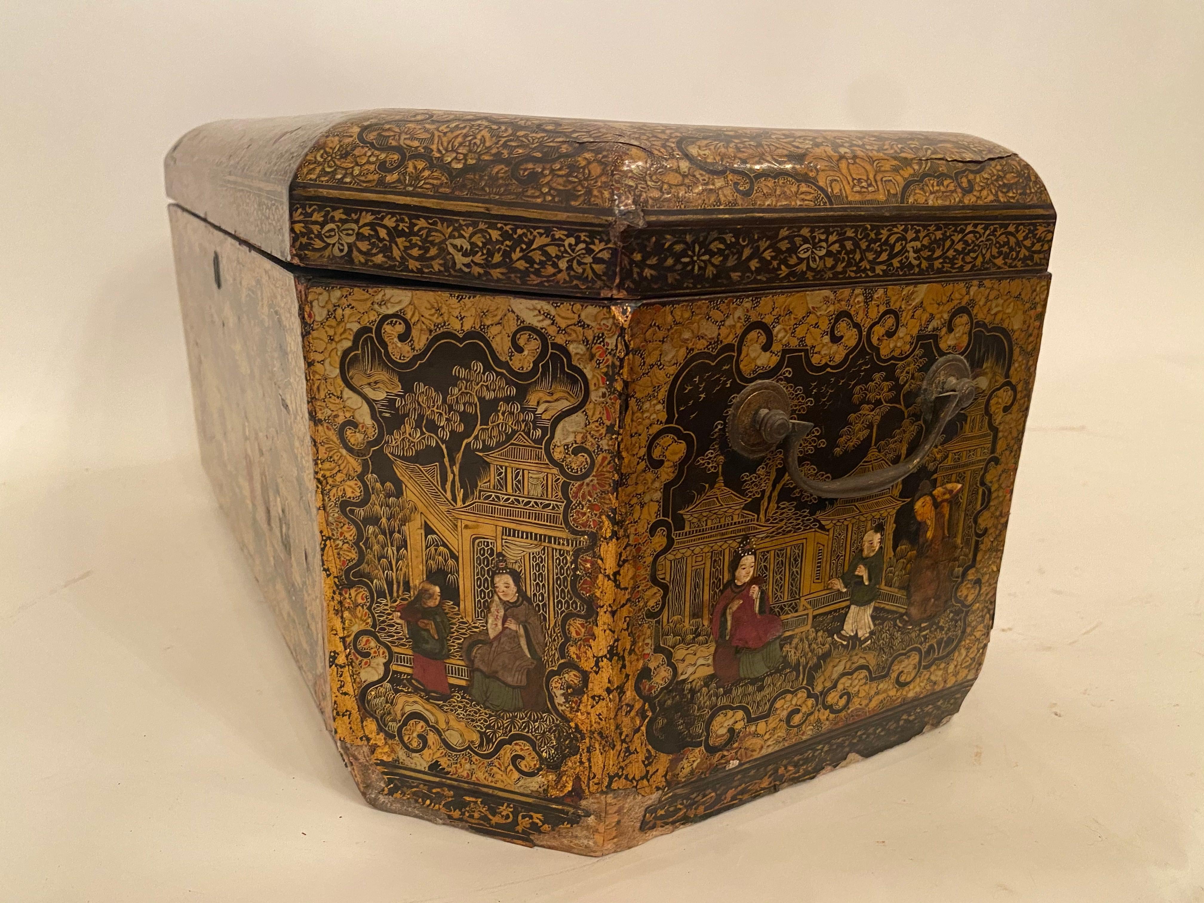 19th Century 18.5‘’ Large Golden Black Lacquer Chinese Table Book Box For Sale 6