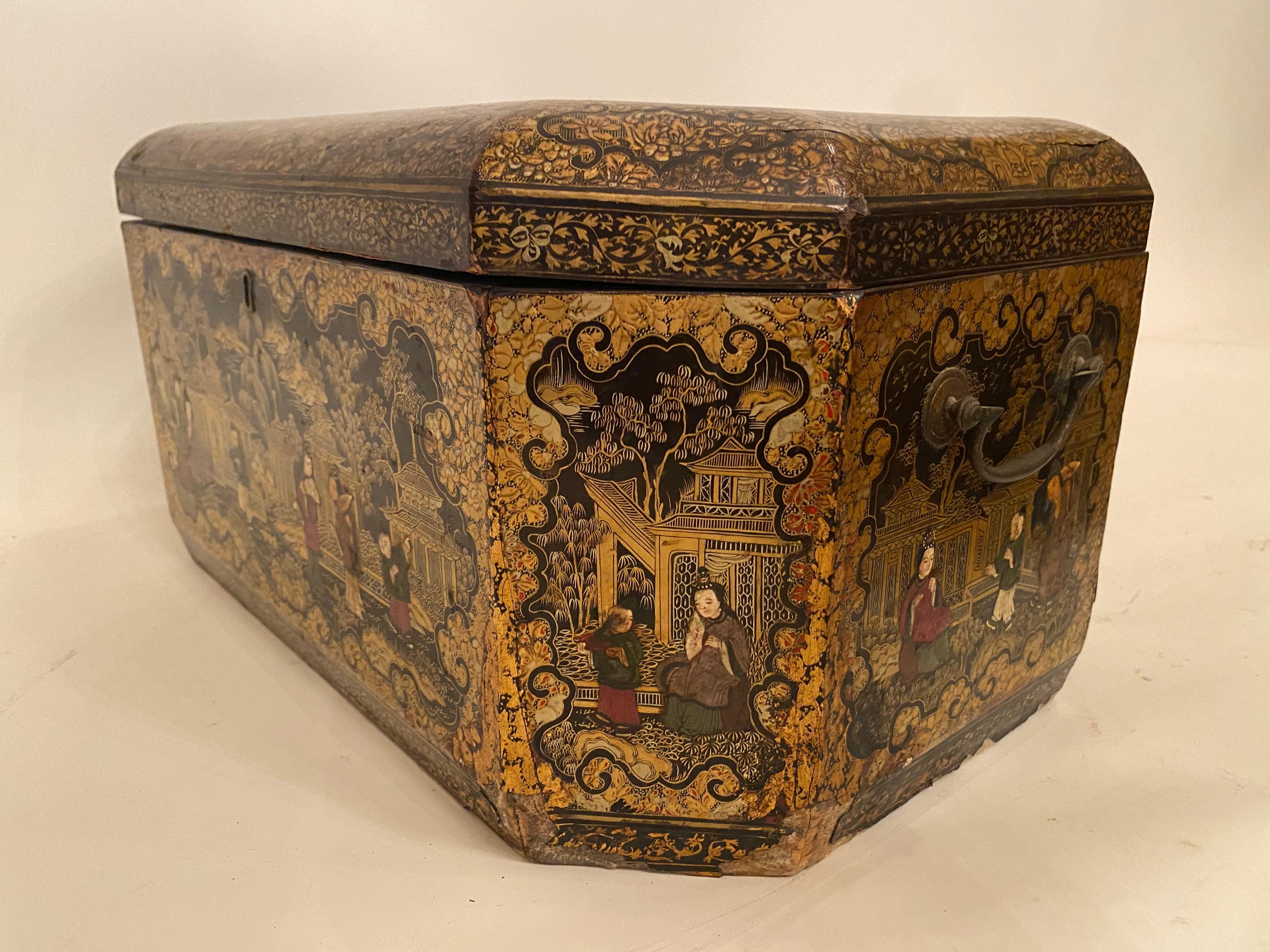 19th Century 18.5‘’ Large Golden Black Lacquer Chinese Table Book Box For Sale 7