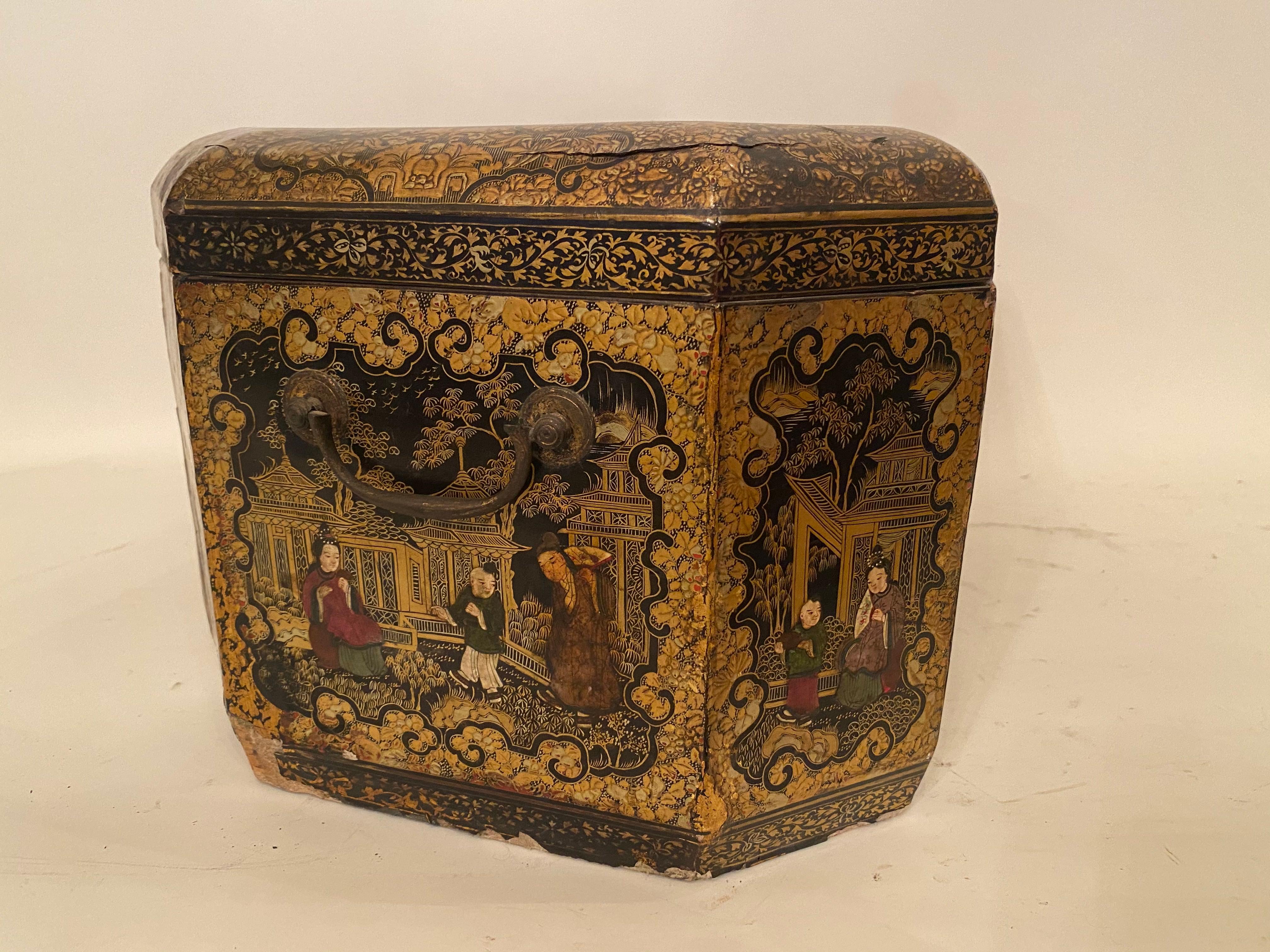 19th Century 18.5‘’ Large Golden Black Lacquer Chinese Table Book Box For Sale 8
