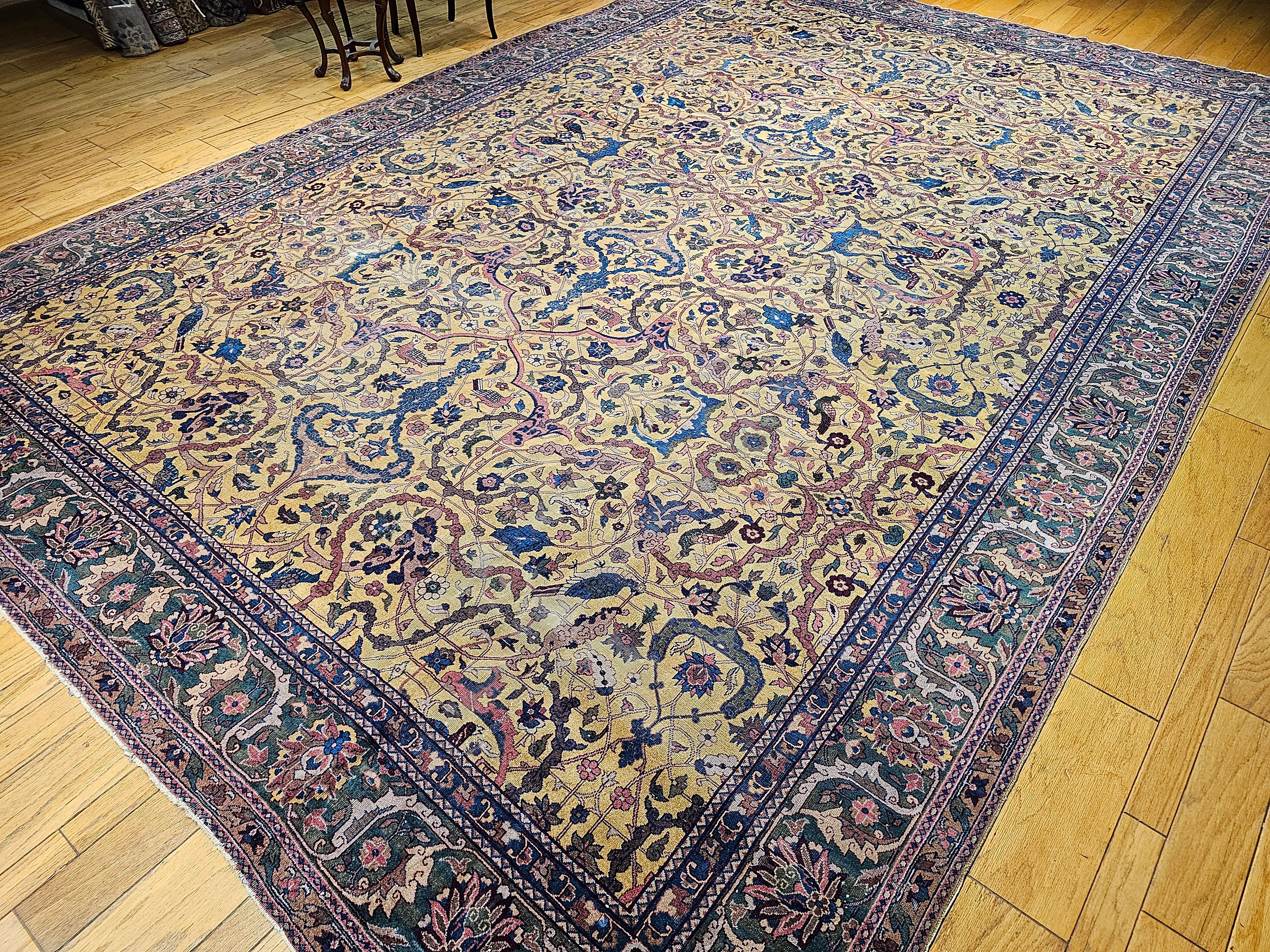 19th Century Large Indian Agra in Garden Pattern in Saffron Yellow, Green, Pink en venta 12