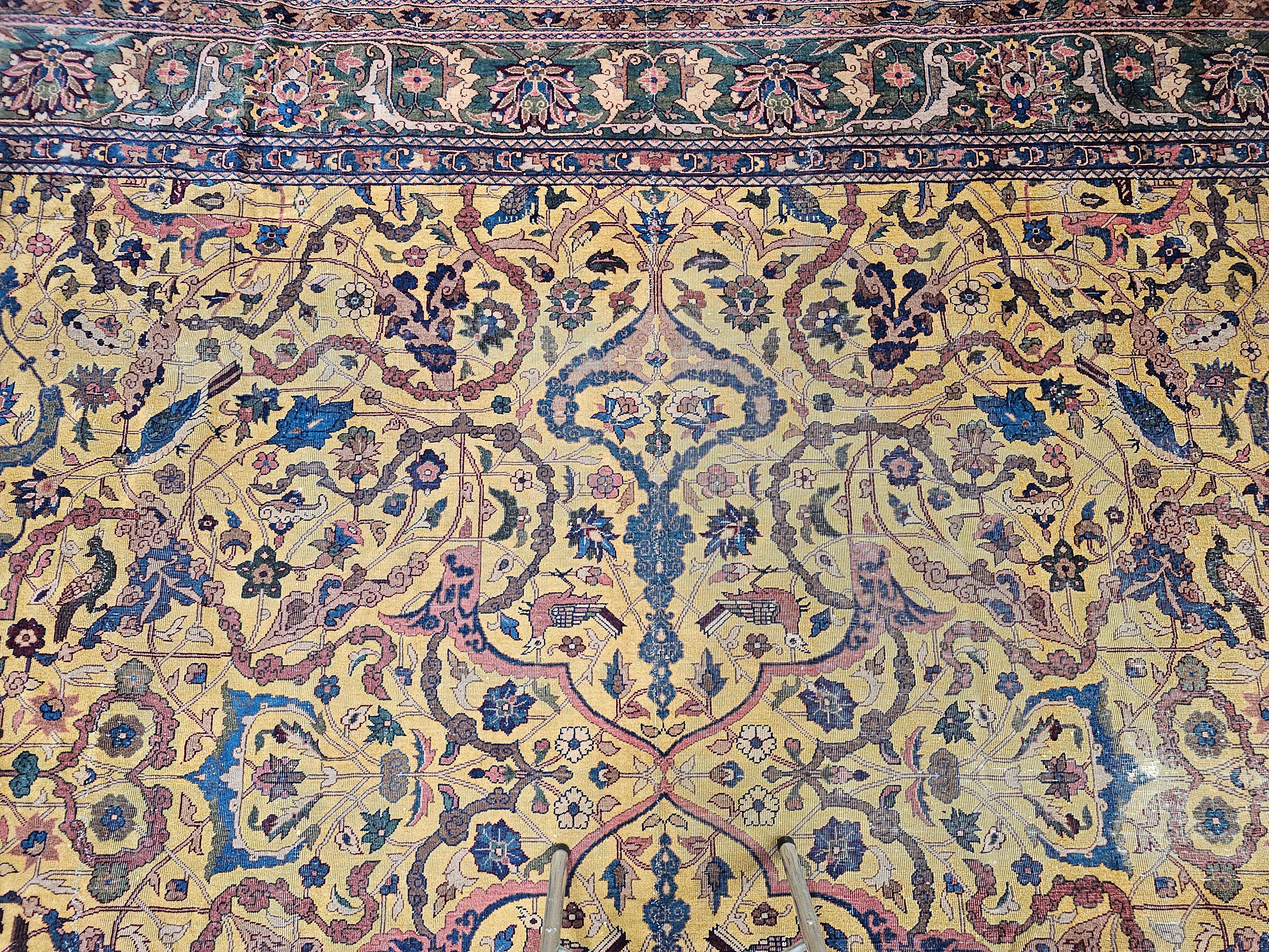 19th Century Large Indian Agra in Garden Pattern in Saffron Yellow, Green, Pink Lana en venta