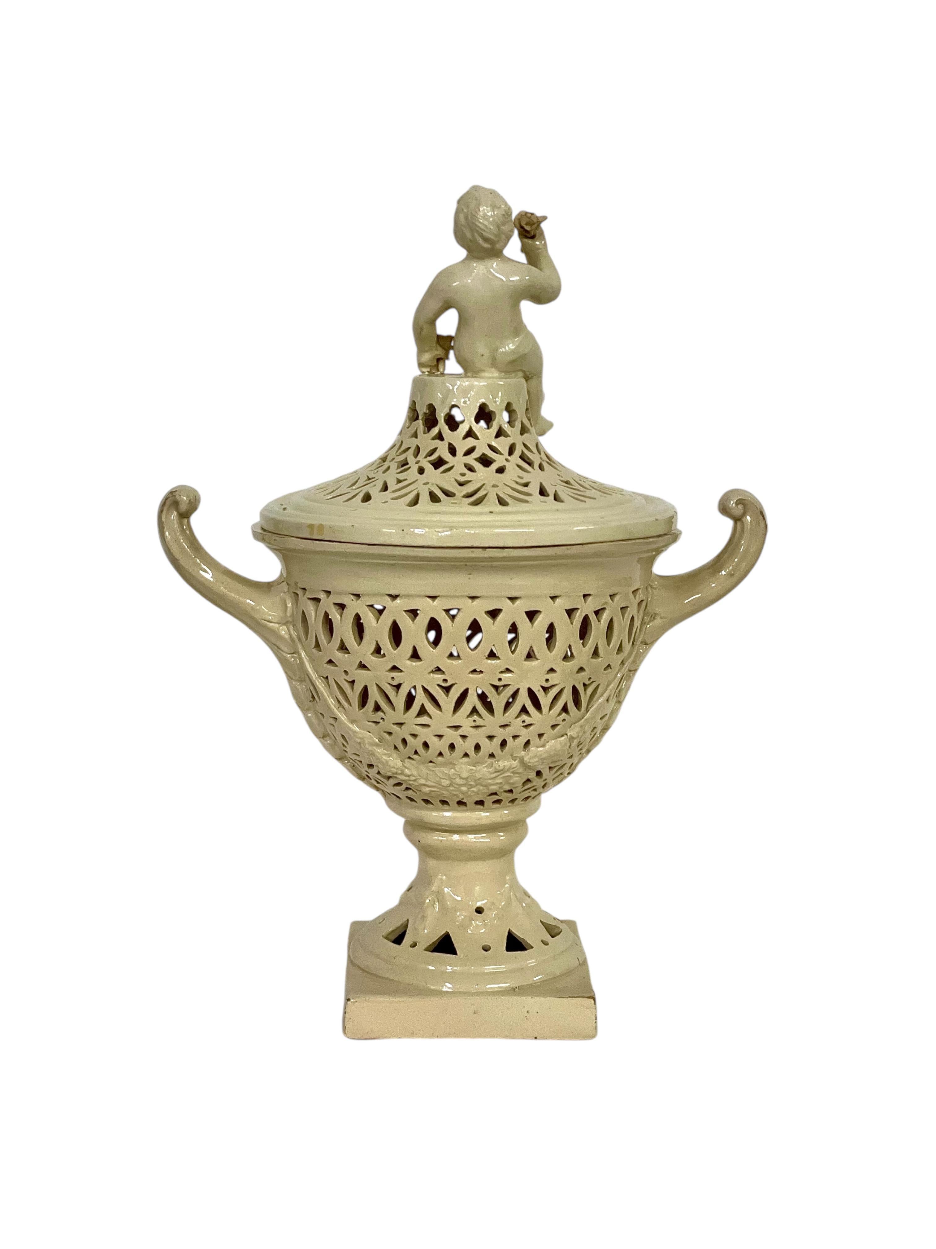 Ceramica Grande bruciaprofumi in ceramica italiana del XIX secolo in vendita