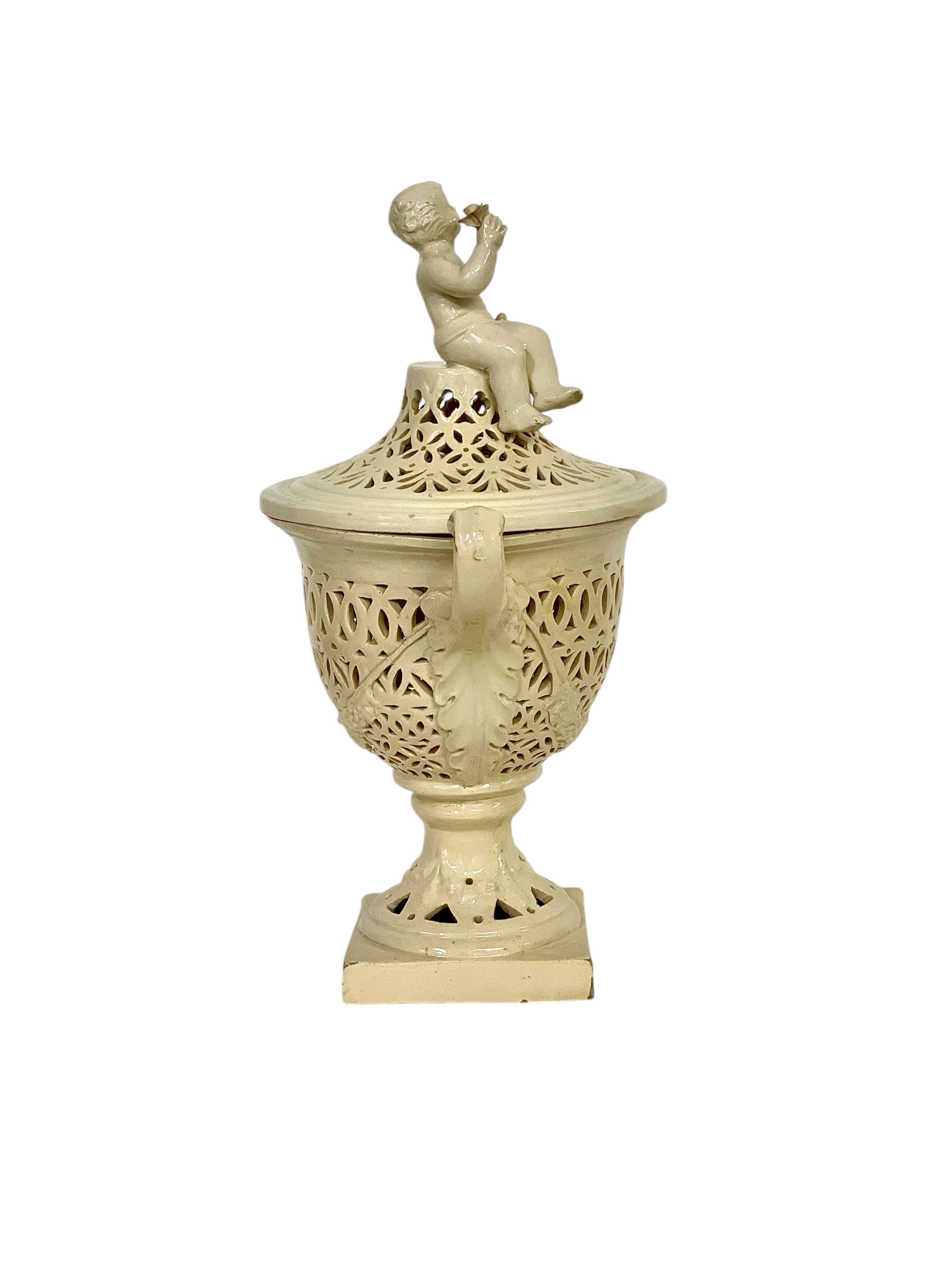 Grande bruciaprofumi in ceramica italiana del XIX secolo in vendita 1