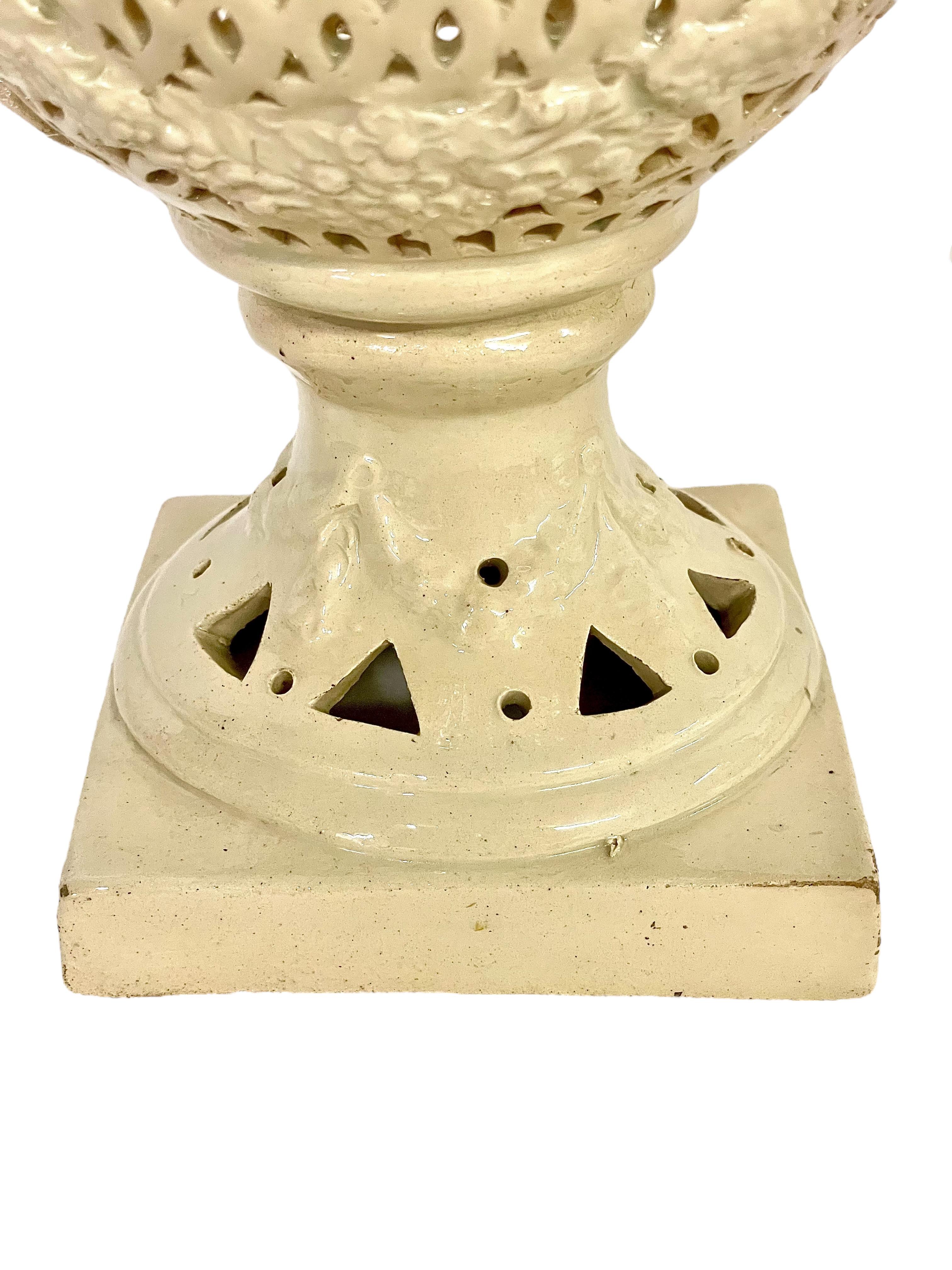 Grande bruciaprofumi in ceramica italiana del XIX secolo in vendita 4