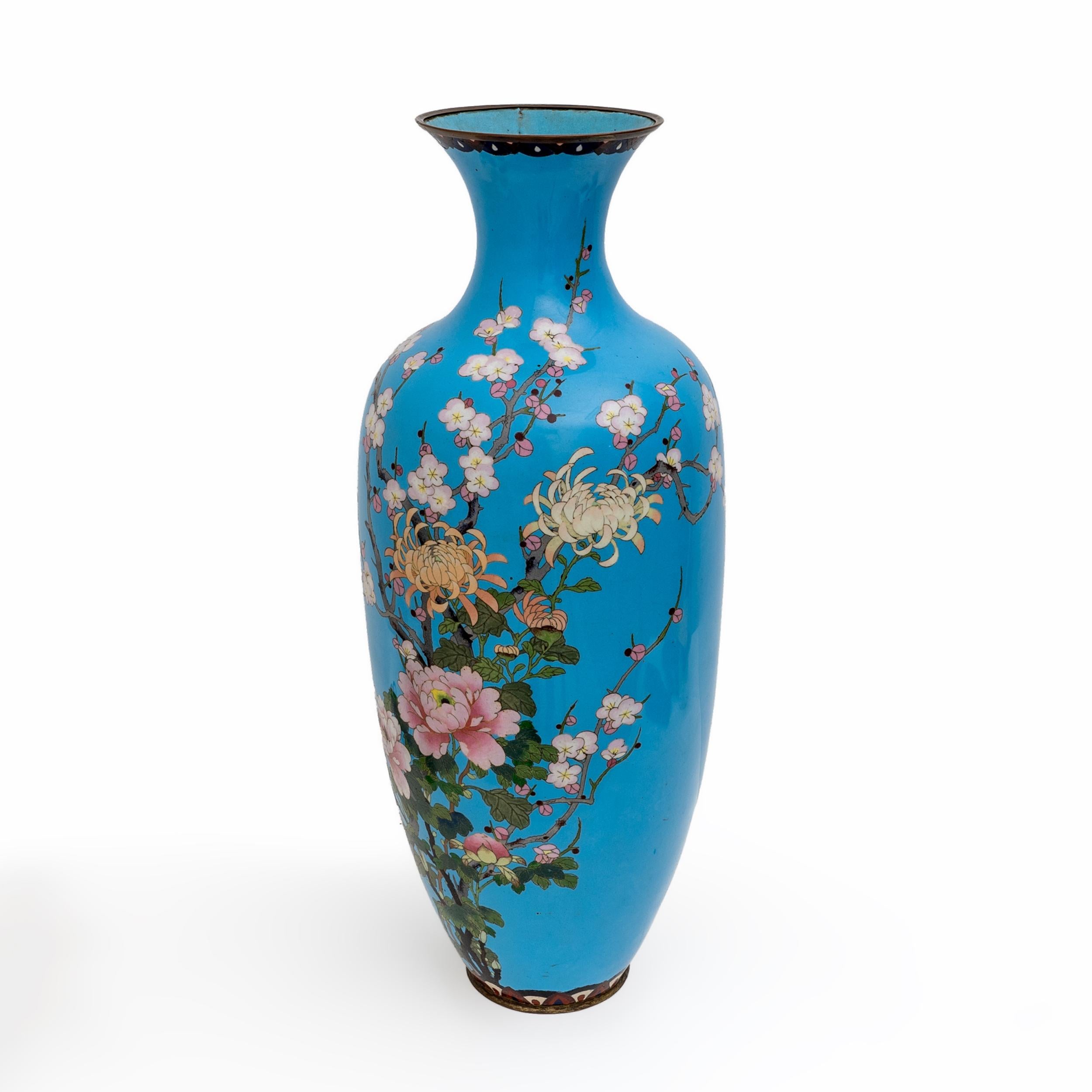 Large antique Japanese vase. Dating from the late Meiji period, 19th century.

Made of copper and brass with 'Cloisonne' polychrome enamel decorations.

Cloisonne is a very ancient technique, dating back to ancient Egypt, in which thin wires