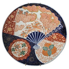 Große japanische reine Imari-Platte aus dem 19. Jahrhundert, dekoriert