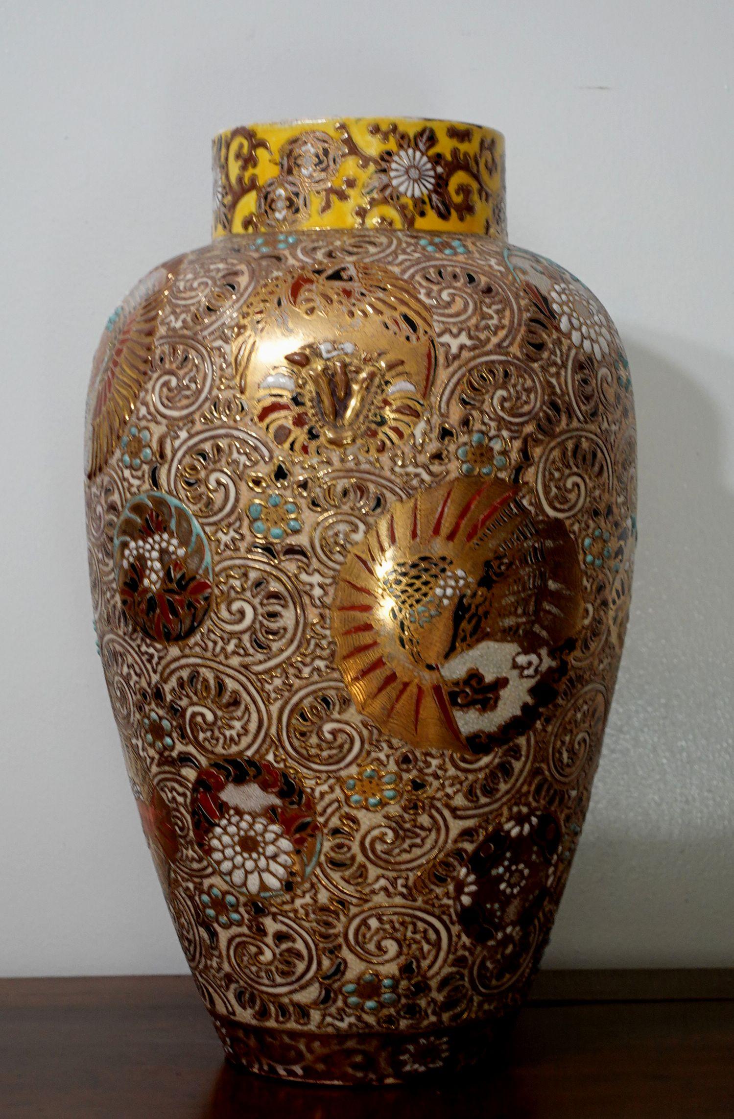 Hand-Crafted 19th Century Large Japanese Satsuma Vase, Ric.048 For Sale