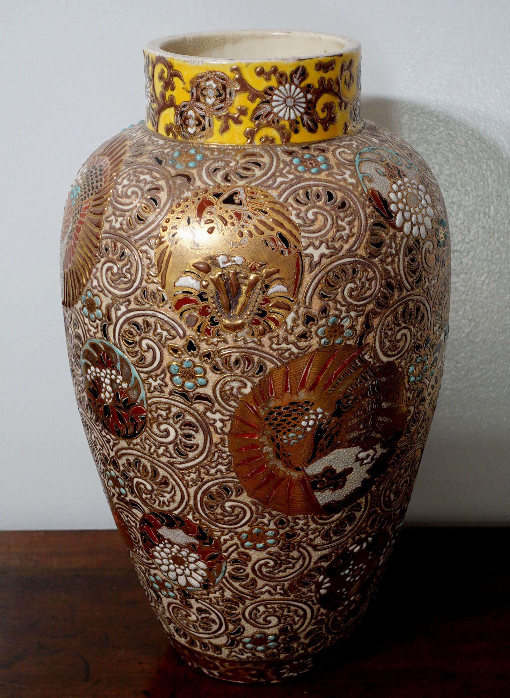 19th Century Large Japanese Satsuma Vase, Ric.048 In Good Condition For Sale In Norton, MA