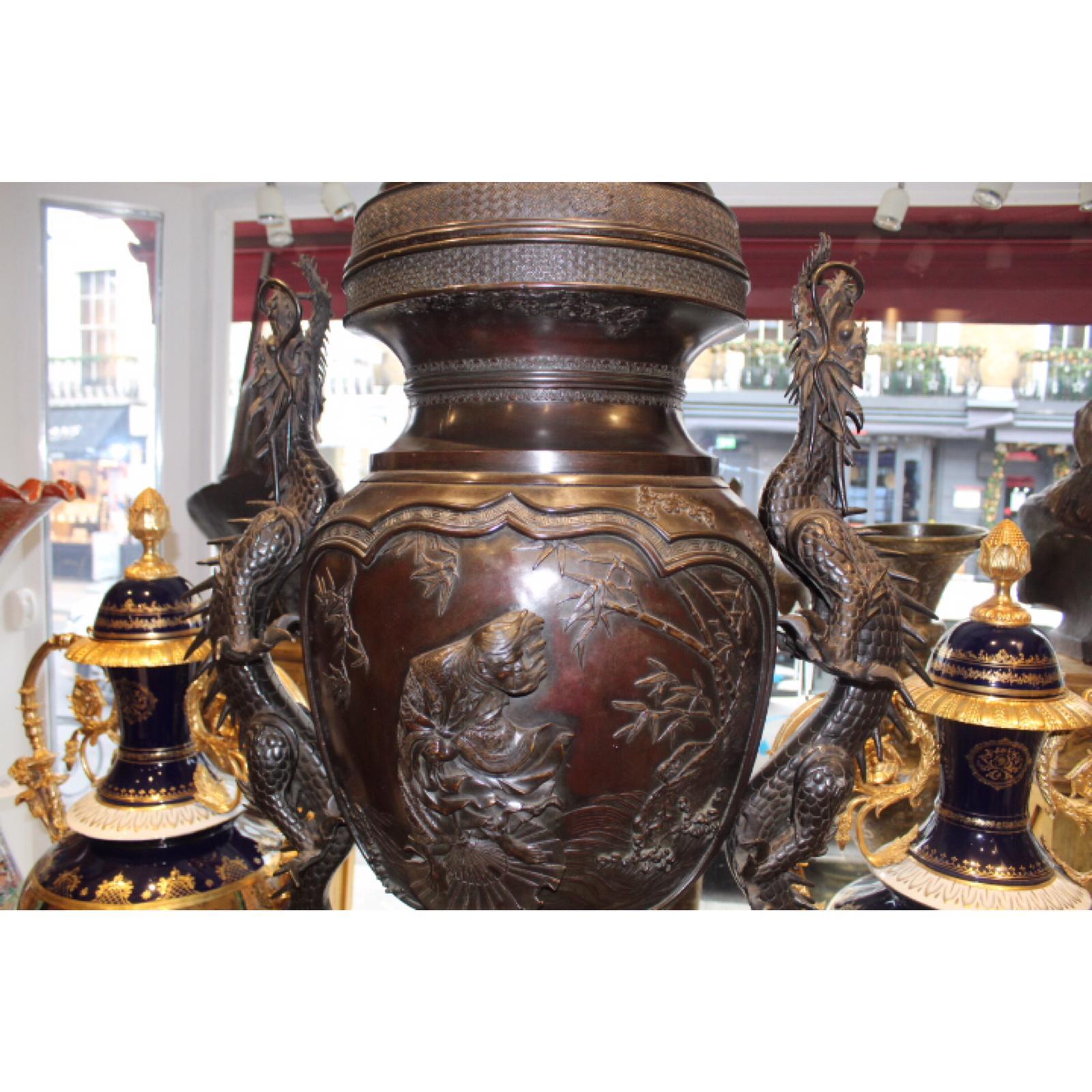 19th Century, Large Japanese Sectional Bronze Vase and Stand, Japan For Sale 8