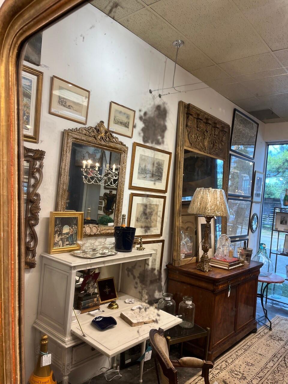 Grand miroir doré Louis Philippe du 19e siècle Bon état - En vente à Houston, TX