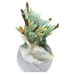 XIXème siècle Grand vase en majolique en forme de Swan Choisy-le-Roi