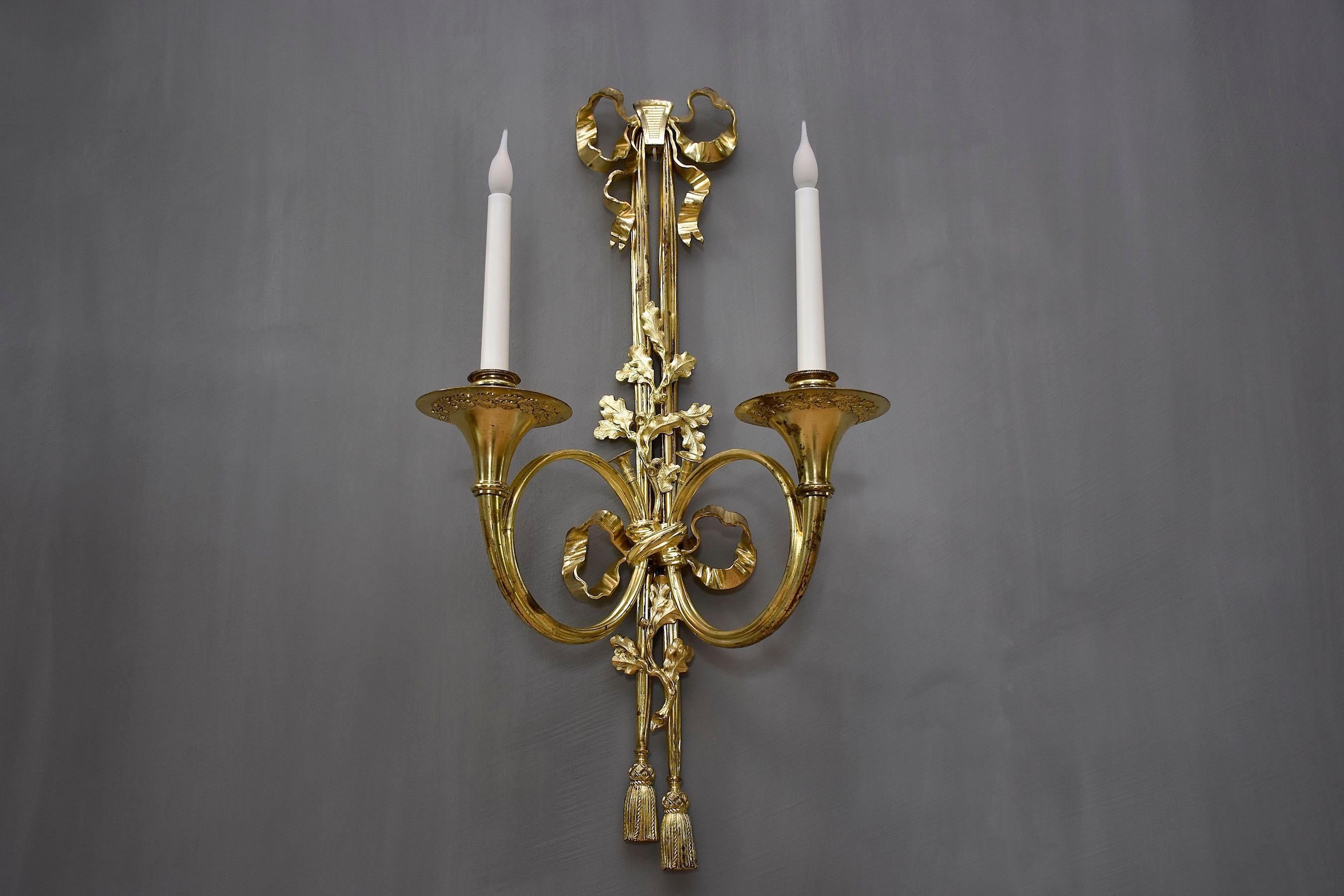 19th century large pair of gilt bronze wall lights in the style of Louis XVI For Sale 3