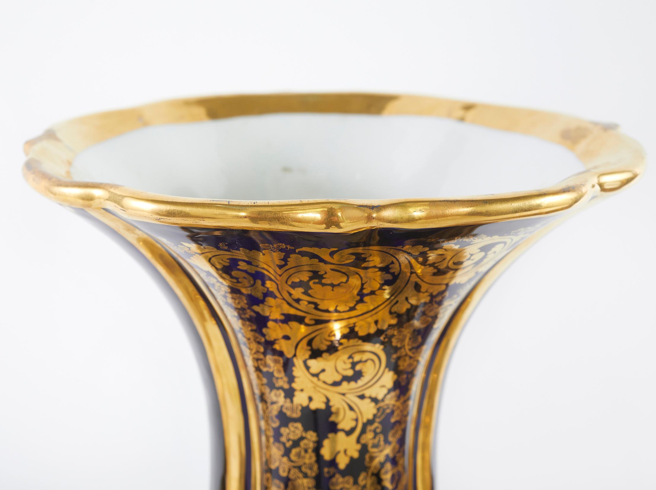 19th Century Large Pair Old Paris Porcelain Vases For Sale 7