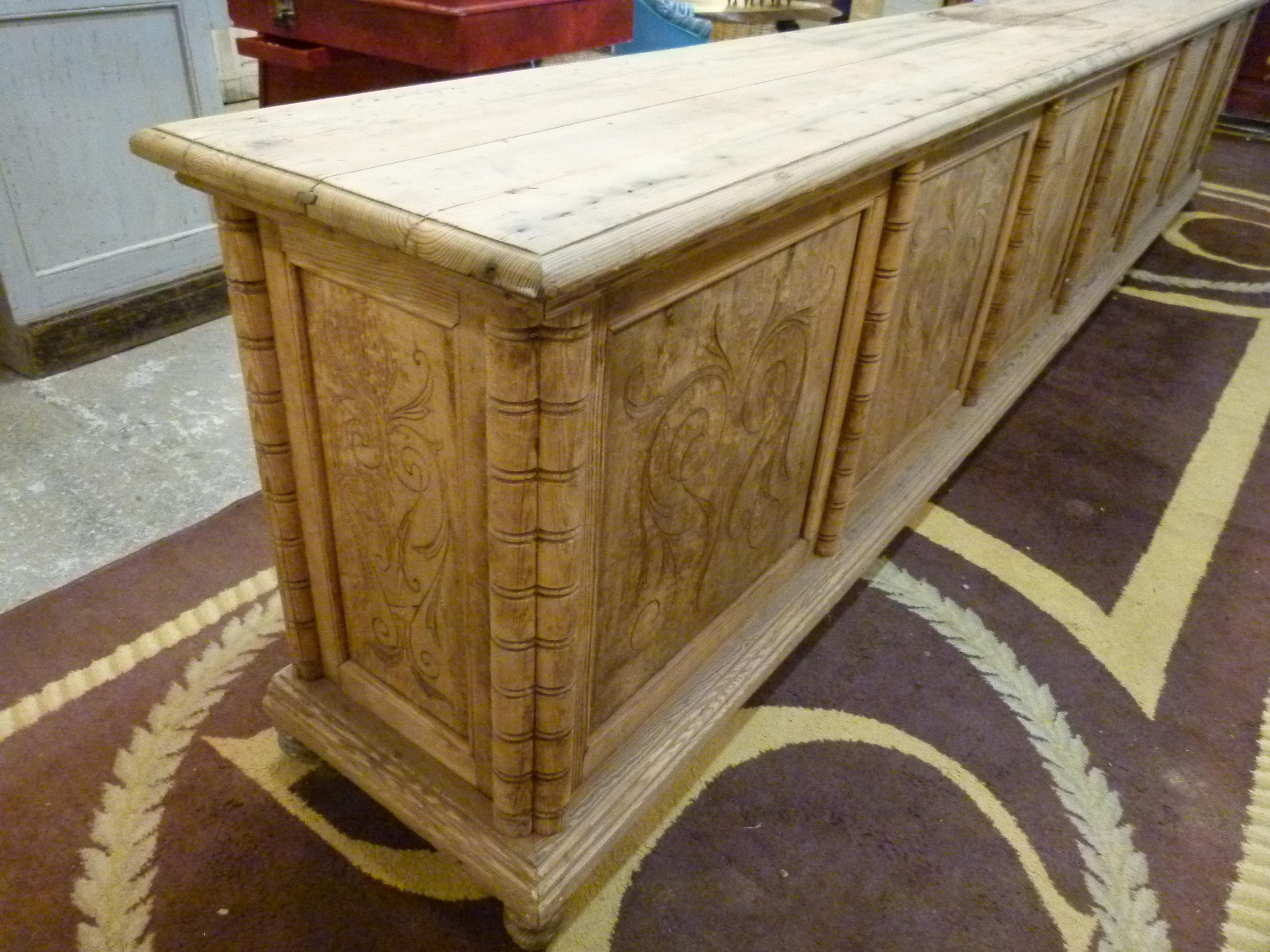 19th Century large pine wood Spanish Drawer Cabinet In Good Condition In Vulpellac, Girona