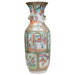 Große Rosenmedaillon-Vase aus dem 19. Jahrhundert
