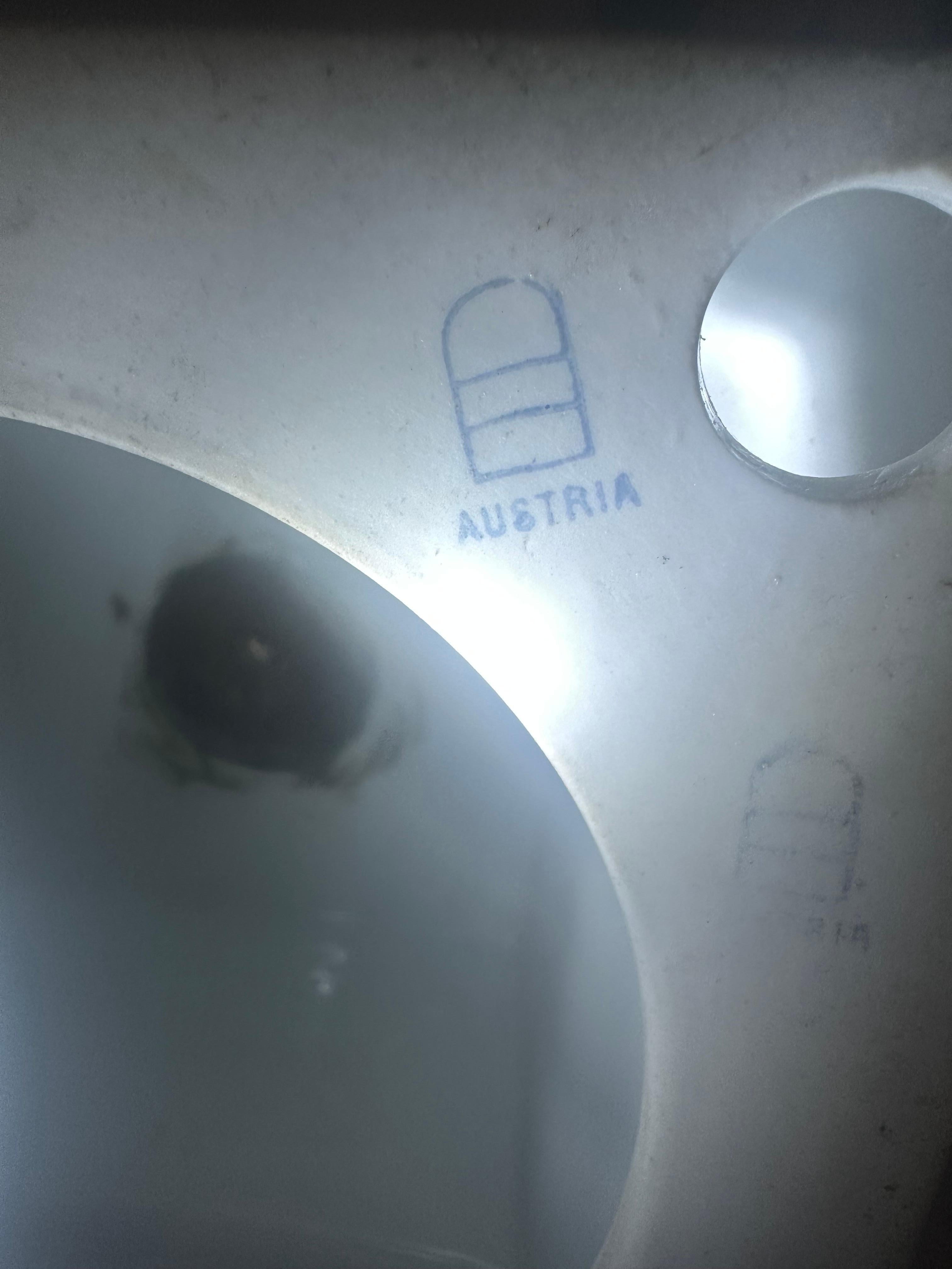 19th Century Large Royal Vienna Porcelain Urn. For Sale 8