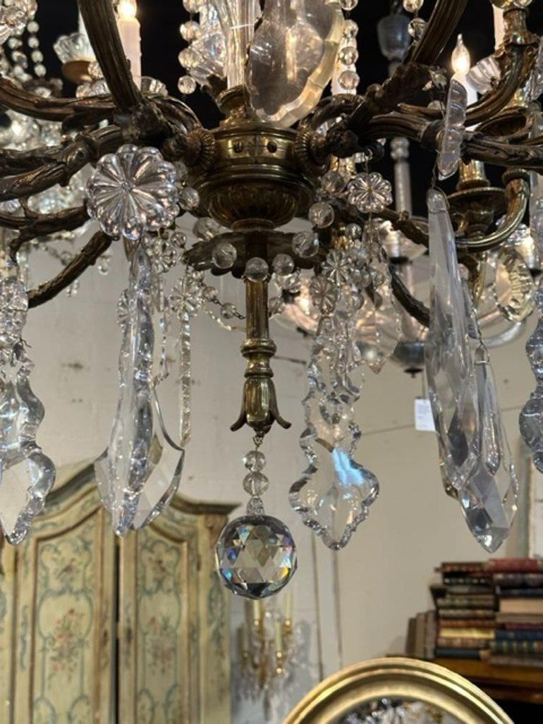 Lampadario inglese in bronzo dorato e cristallo di grandi dimensioni del XIX secolo in vendita 1
