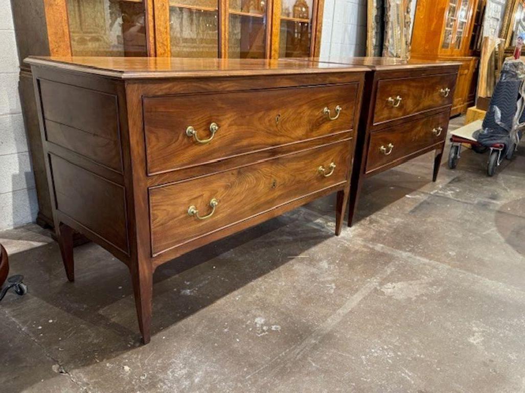 19th Century Large Scale English Mahogany Commodes For Sale 3