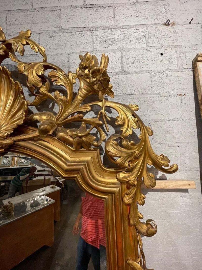 19th Century Large Scale French Rococo Carved and Giltwood Mirror In Good Condition For Sale In Dallas, TX