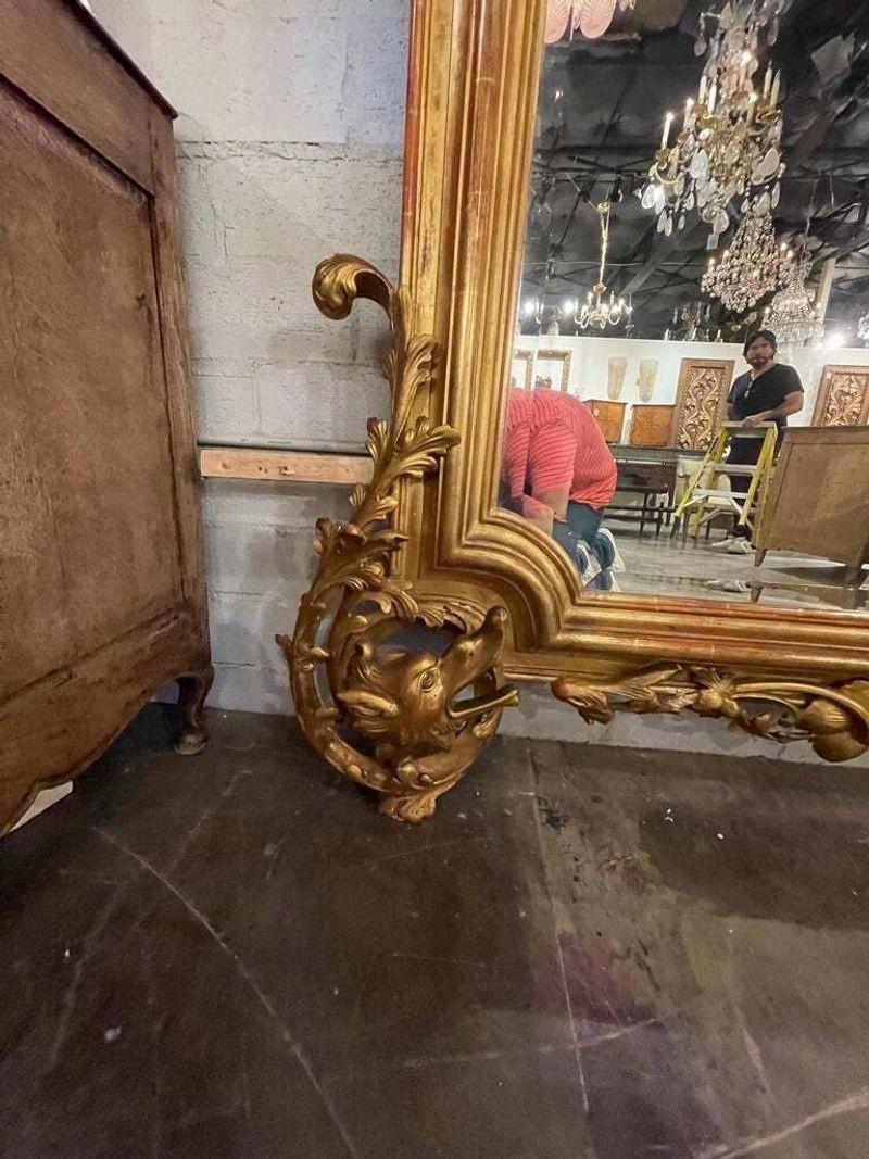 Specchio rococò francese del XIX secolo in legno dorato e intagliato di grandi dimensioni in vendita 1