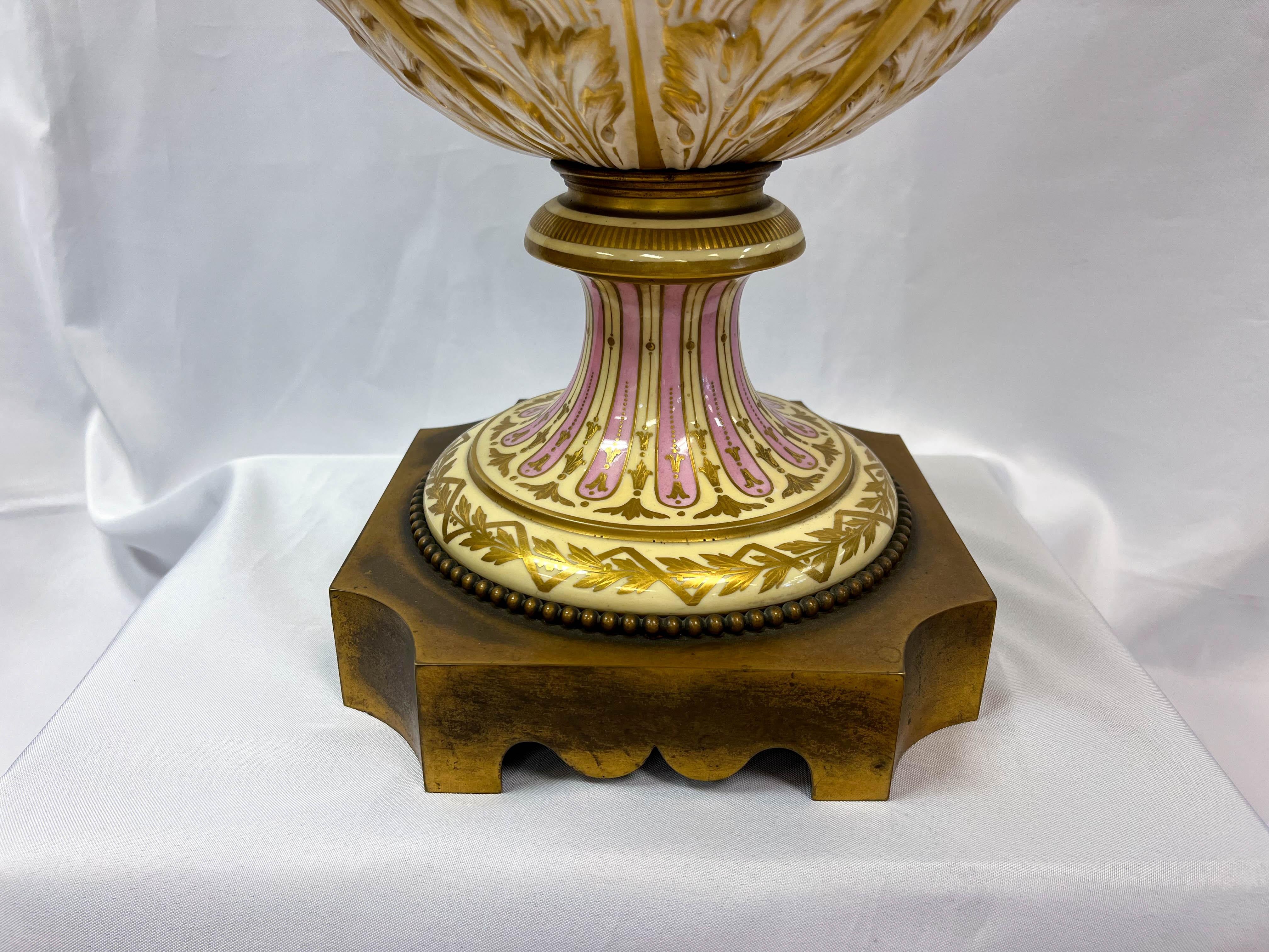 19th Century Large Scale Neoclassical Ormolu Sèvres Urn For Sale 9