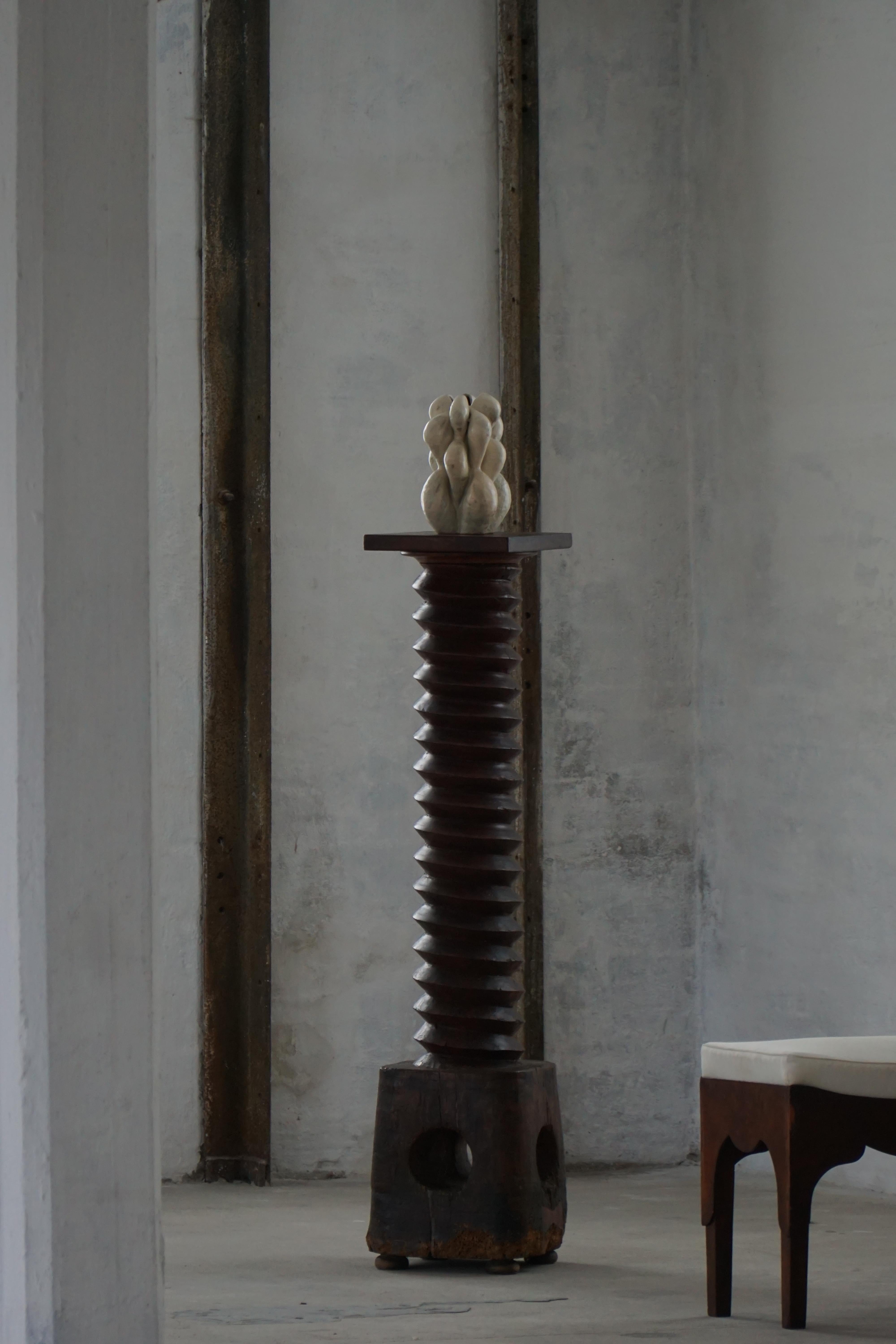Grande pressa per vino scultorea francese in legno massiccio del XIX secolo in vendita 7