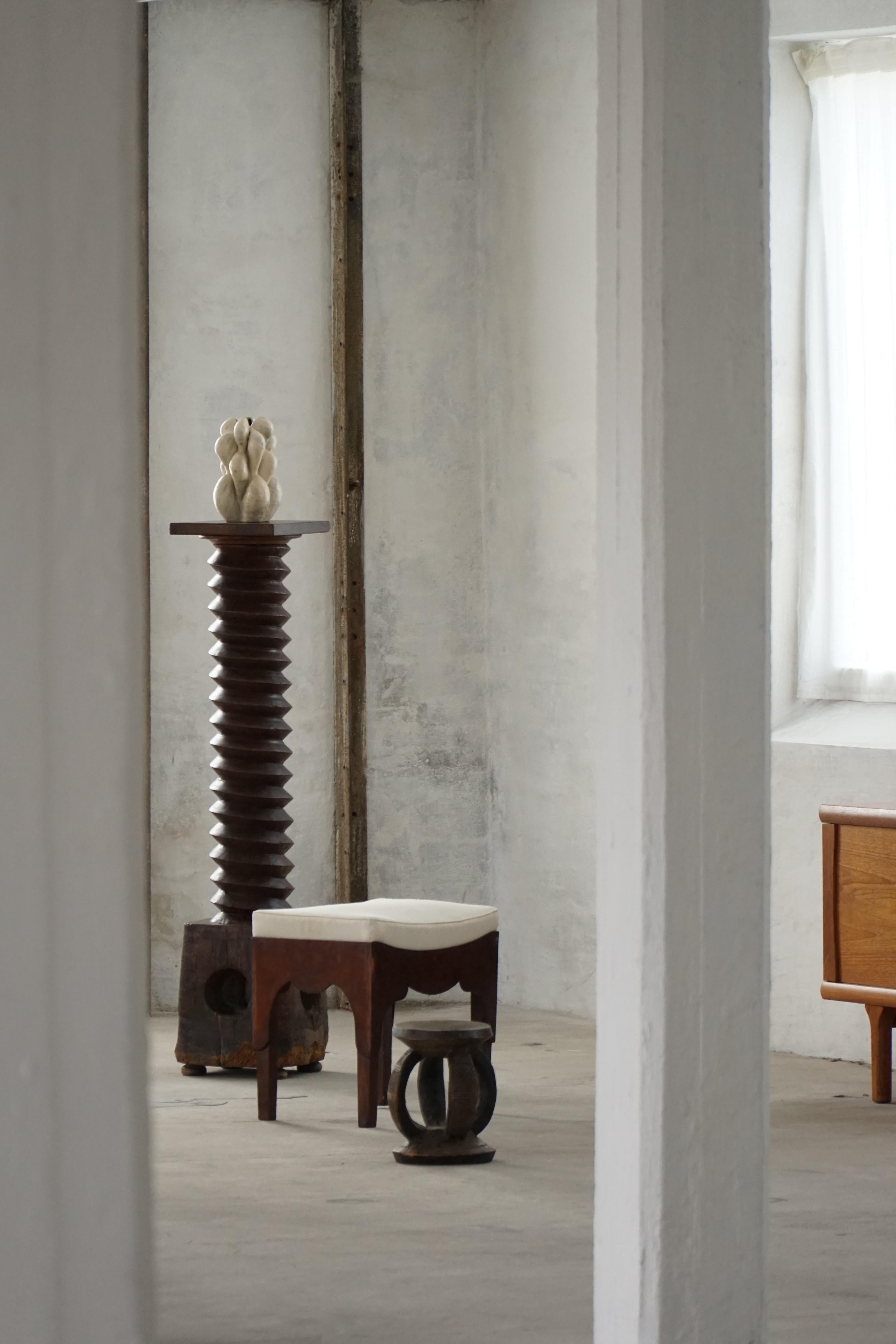 Grande pressa per vino scultorea francese in legno massiccio del XIX secolo in vendita 8