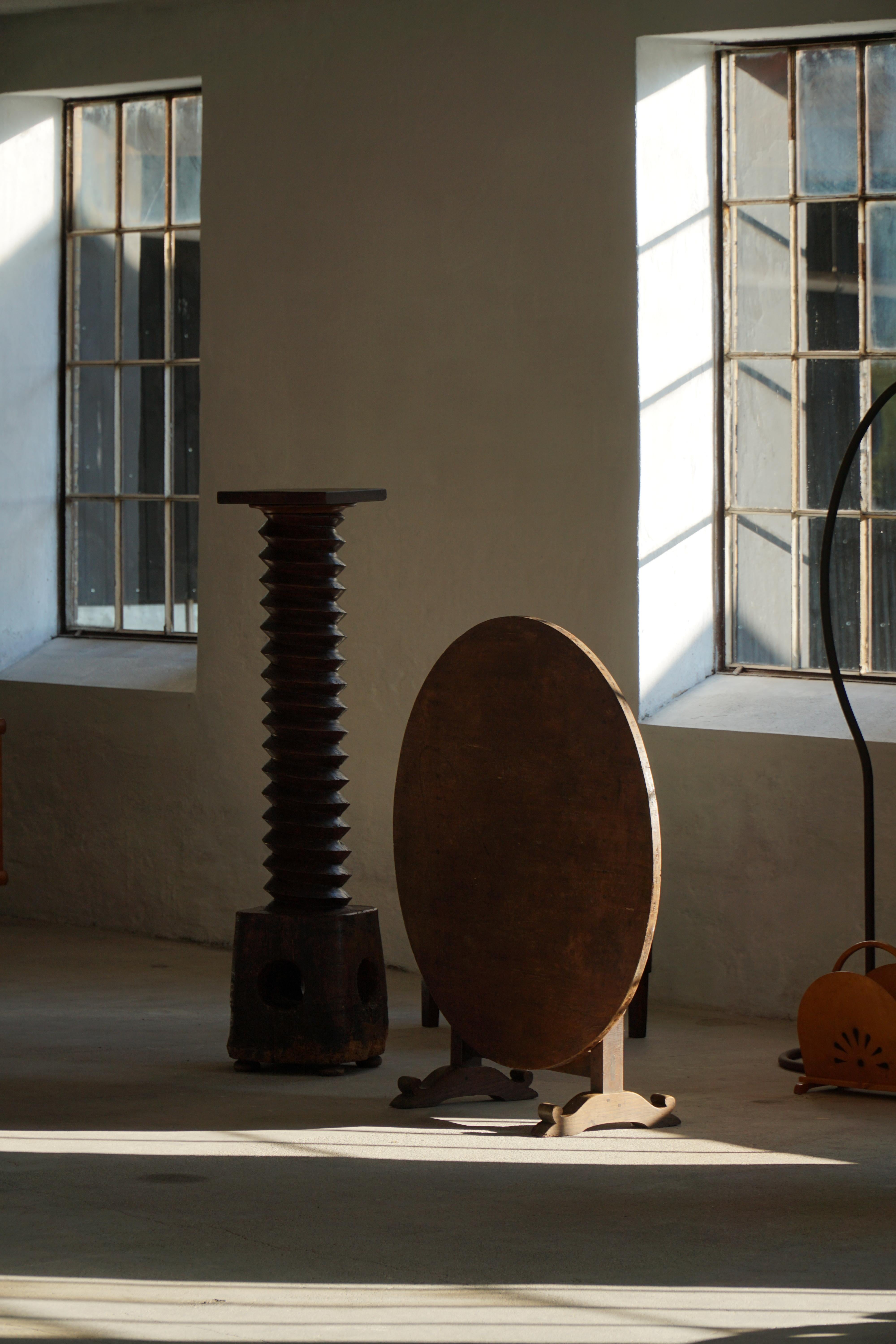 Grande pressa per vino scultorea francese in legno massiccio del XIX secolo in vendita 11