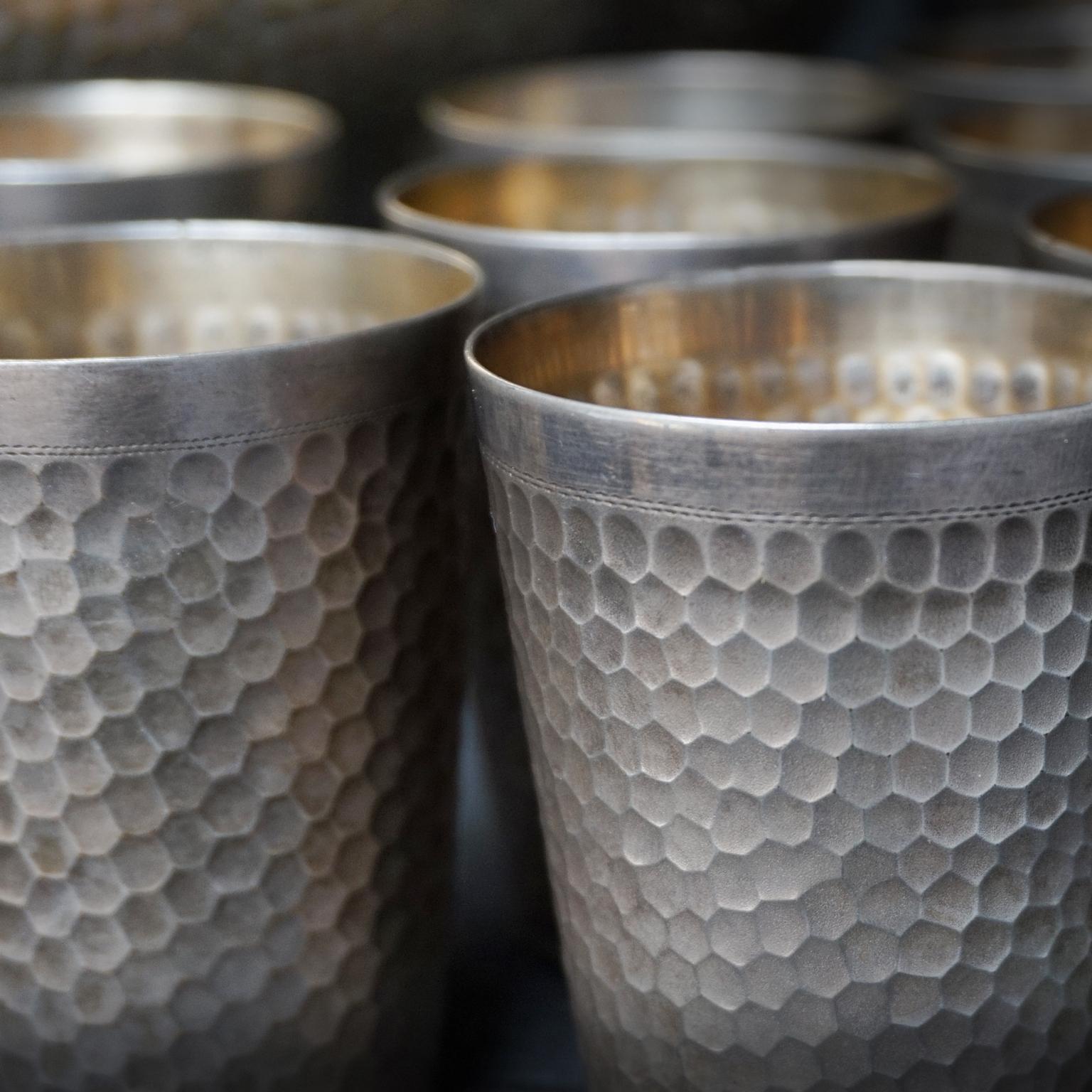 19th Century Large Silver Plated WMF Bowl with 18 Gilt Cups In Good Condition For Sale In Haarlem, NL