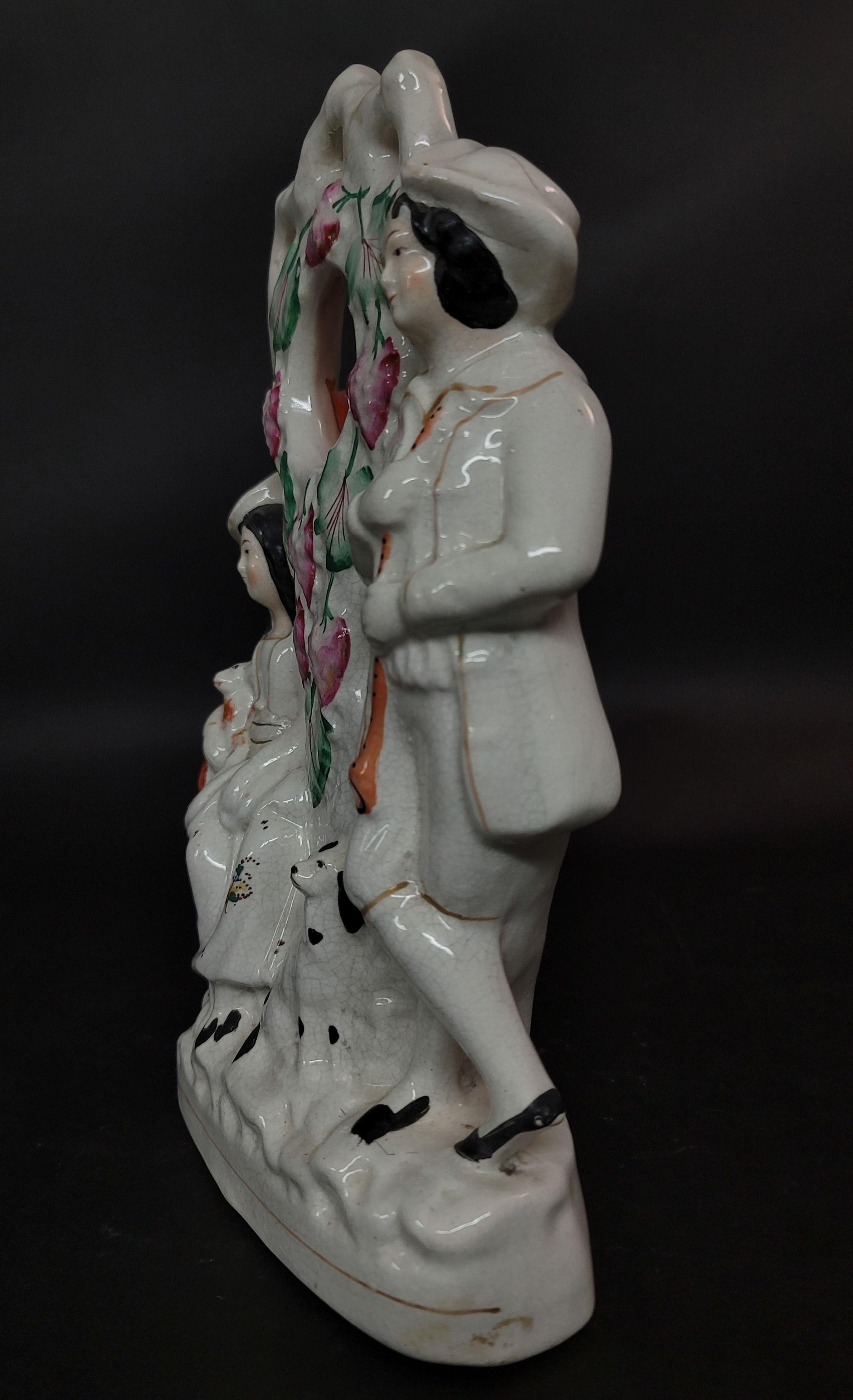 Grande figurine du 19ème siècle Staffordshire n° 2 Bon état - En vente à Norton, MA