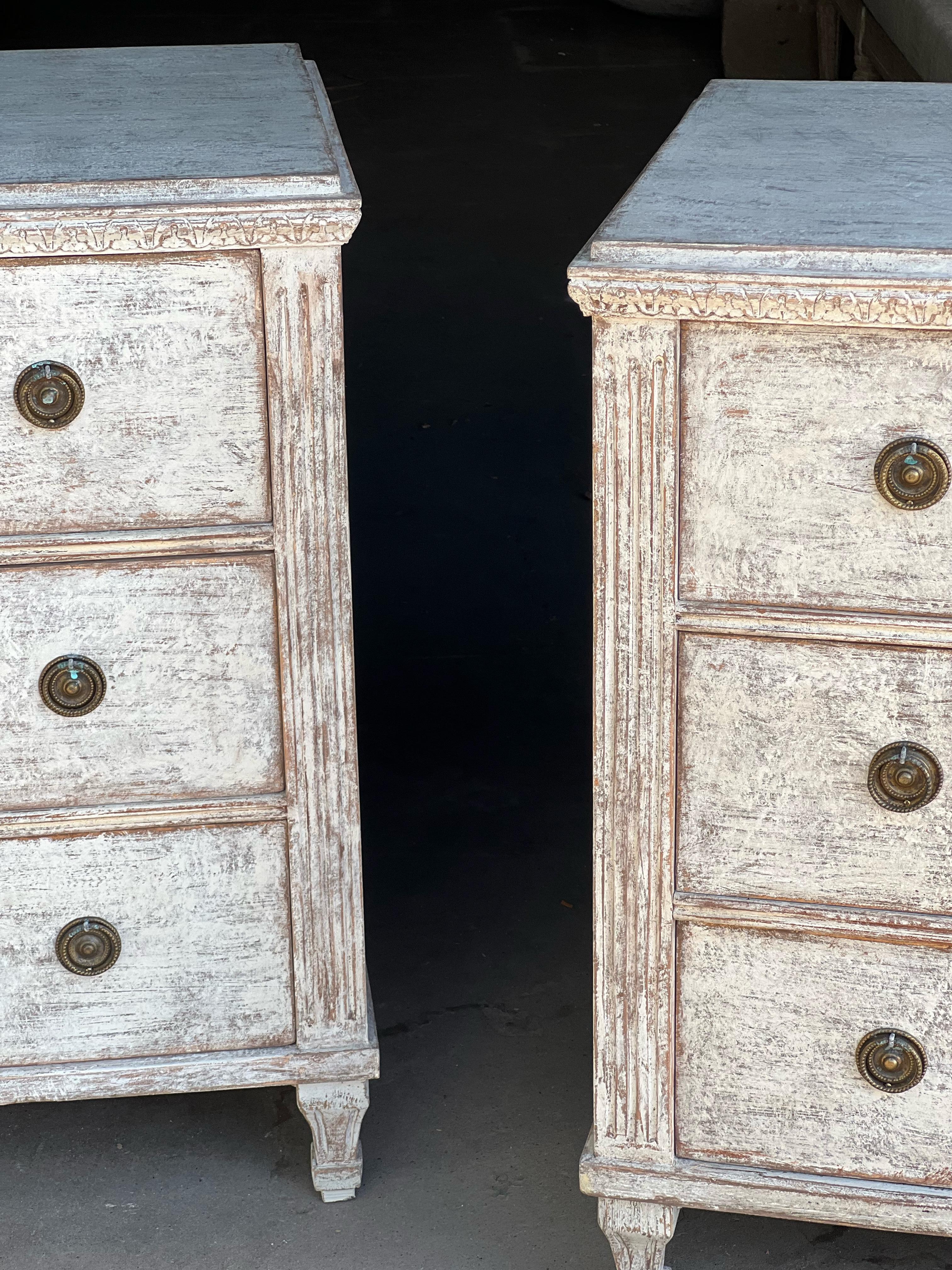 19th Century Large Swedish Gustavian Pair of Commodes In Good Condition In San Angelo, TX