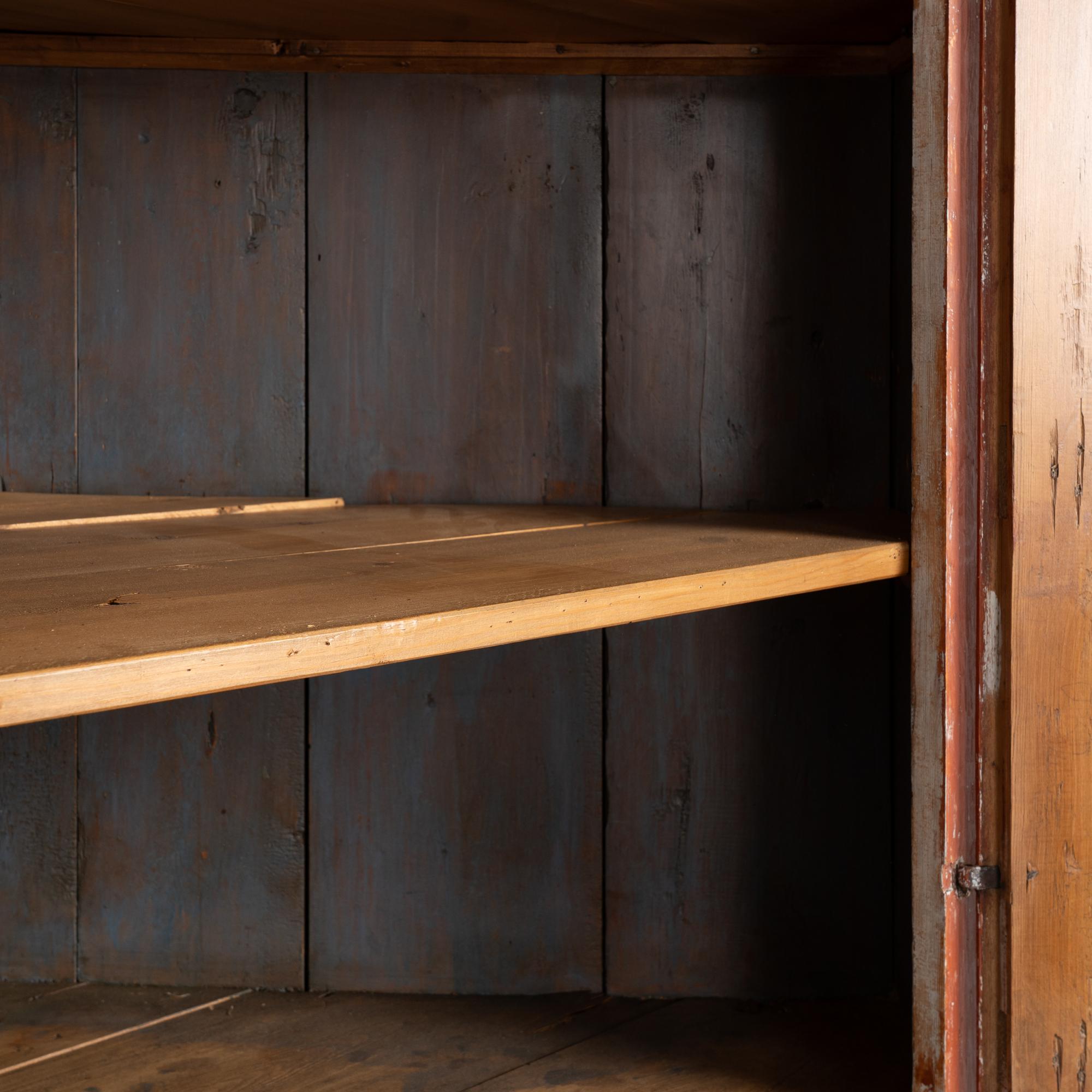 19th Century Large Swedish Original Red Painted Pine Corner Cabinet Cupboard For Sale 2