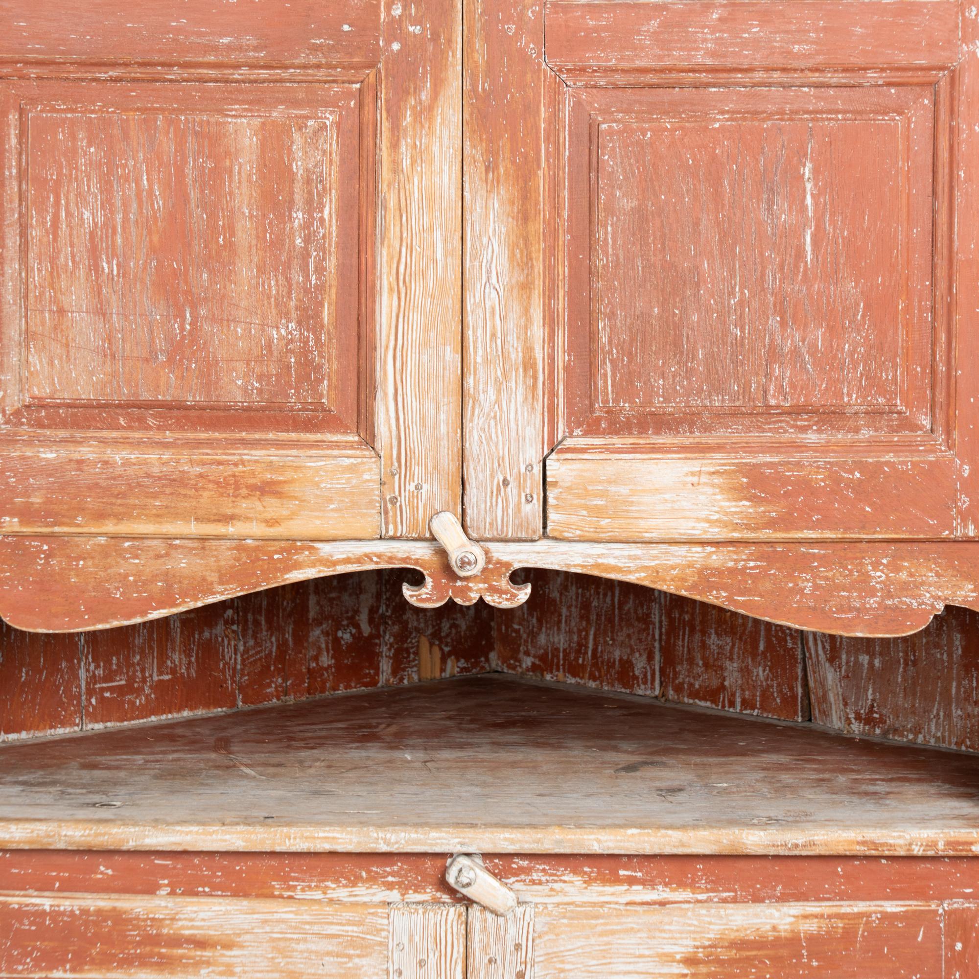 19th Century Large Swedish Original Red Painted Pine Corner Cabinet Cupboard For Sale 3