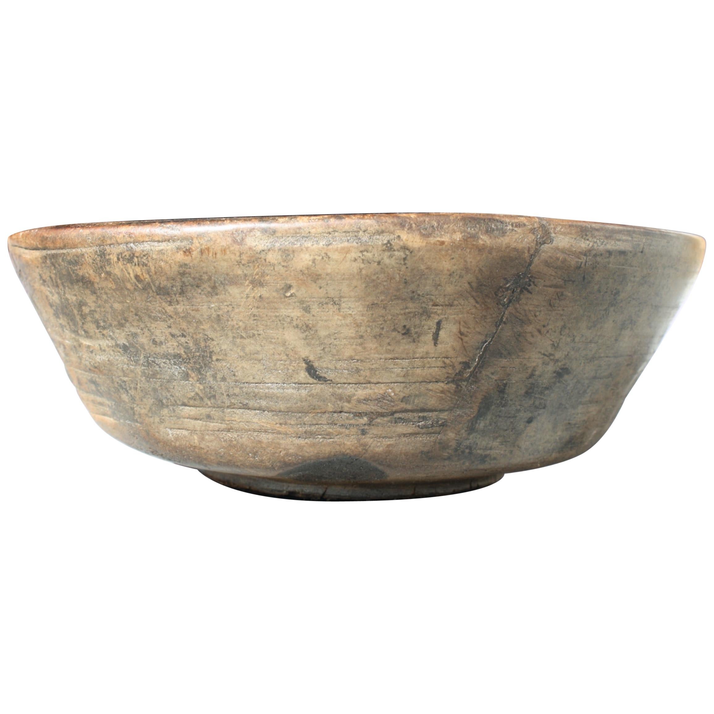 19th Century Large Welsh Turned Treen Sycamore Diary Bowl