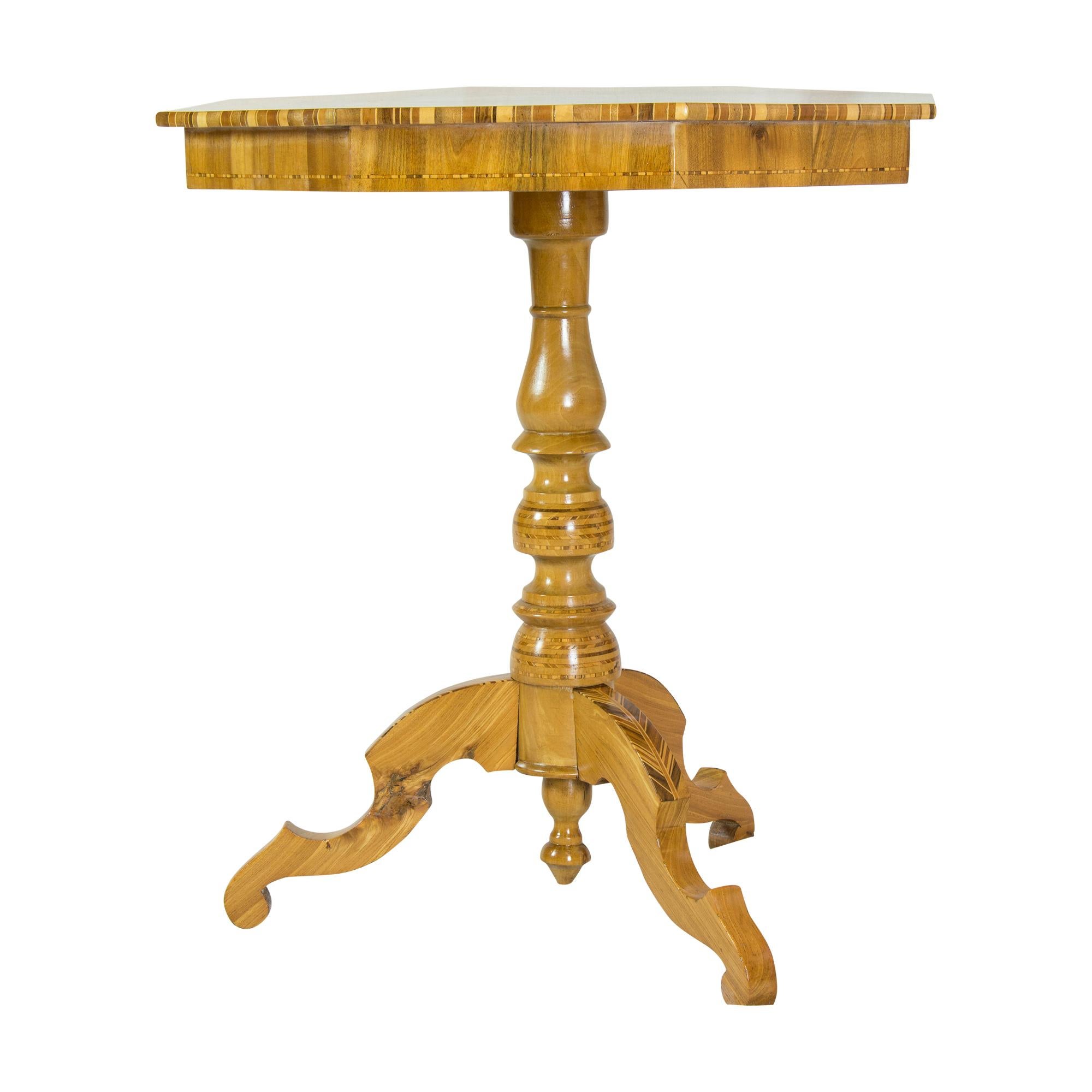19th Century Late Biedermeier Marquetry Side Table In Good Condition For Sale In Darmstadt, DE