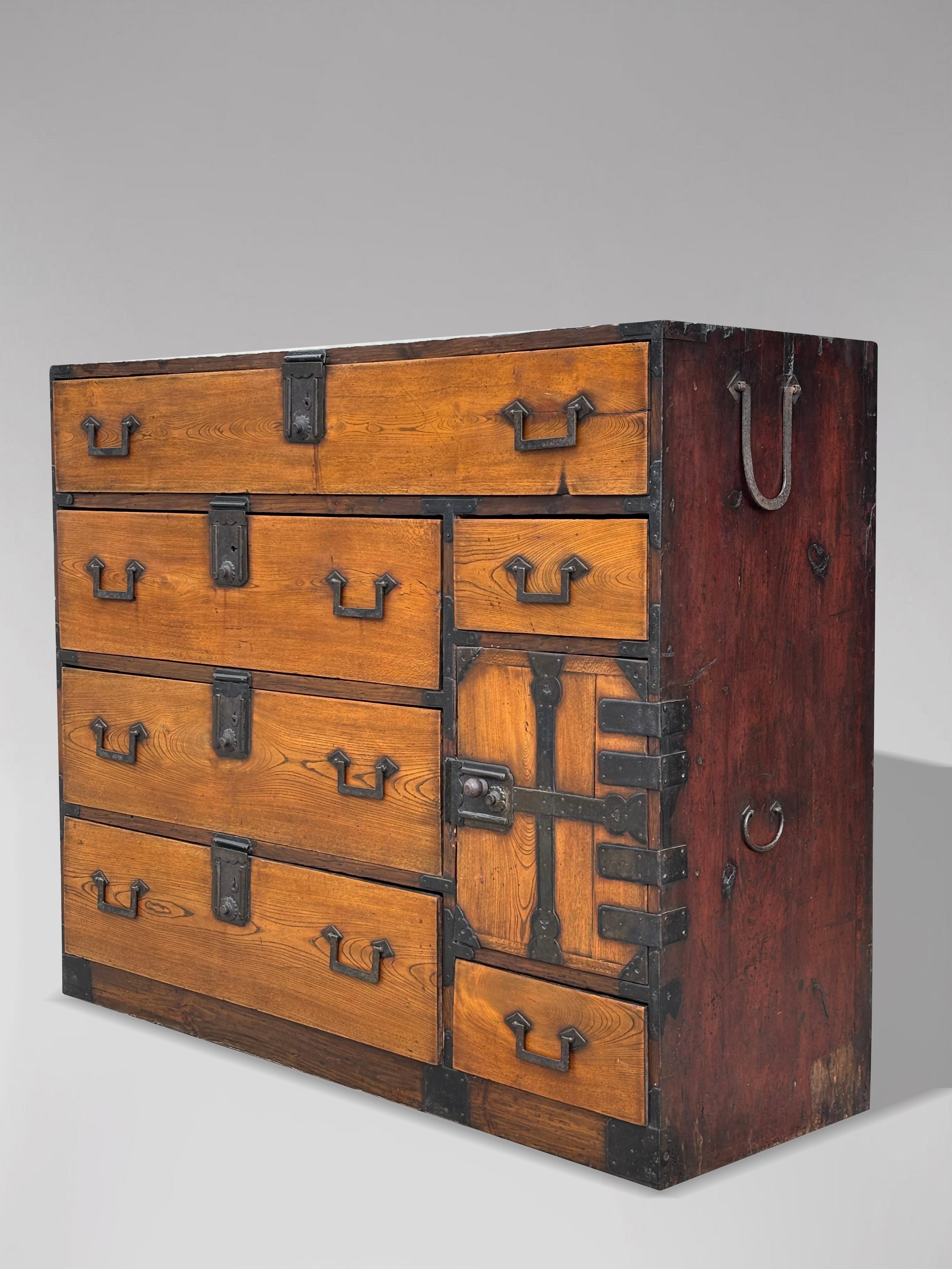 19th Century Late Meiji Japanese Keyaki Merchant Tansu Chest For Sale 10